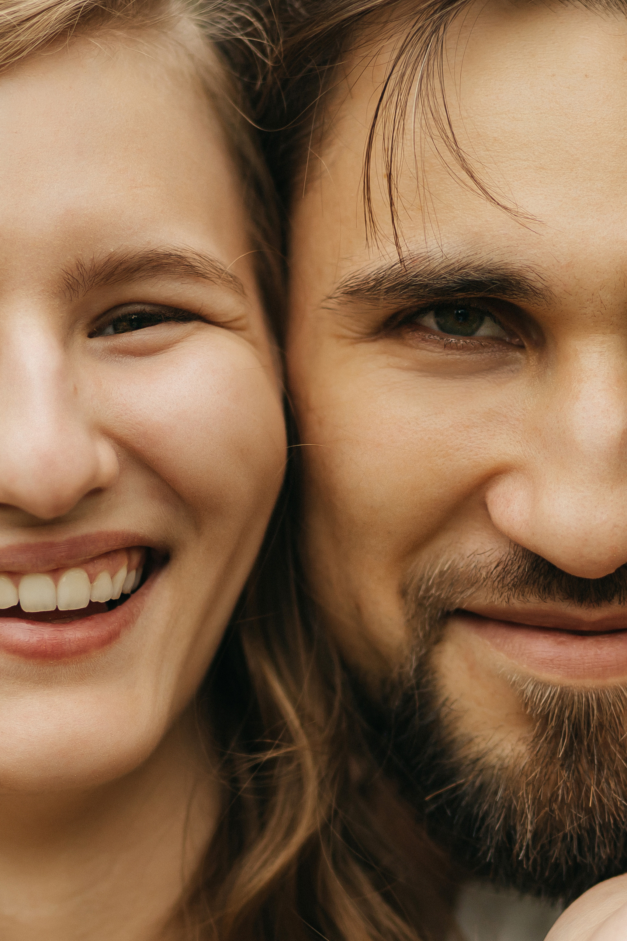 Лайфстайл лавстори в парке. Главная