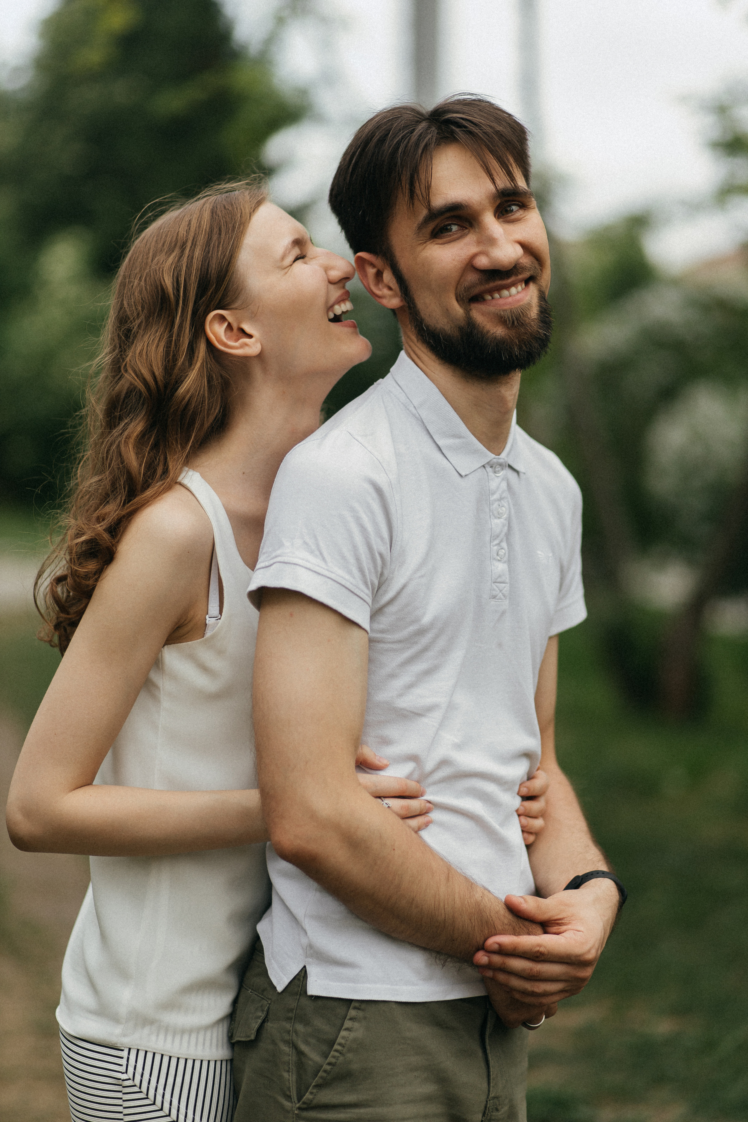 Лайфстайл лавстори в парке. Главная