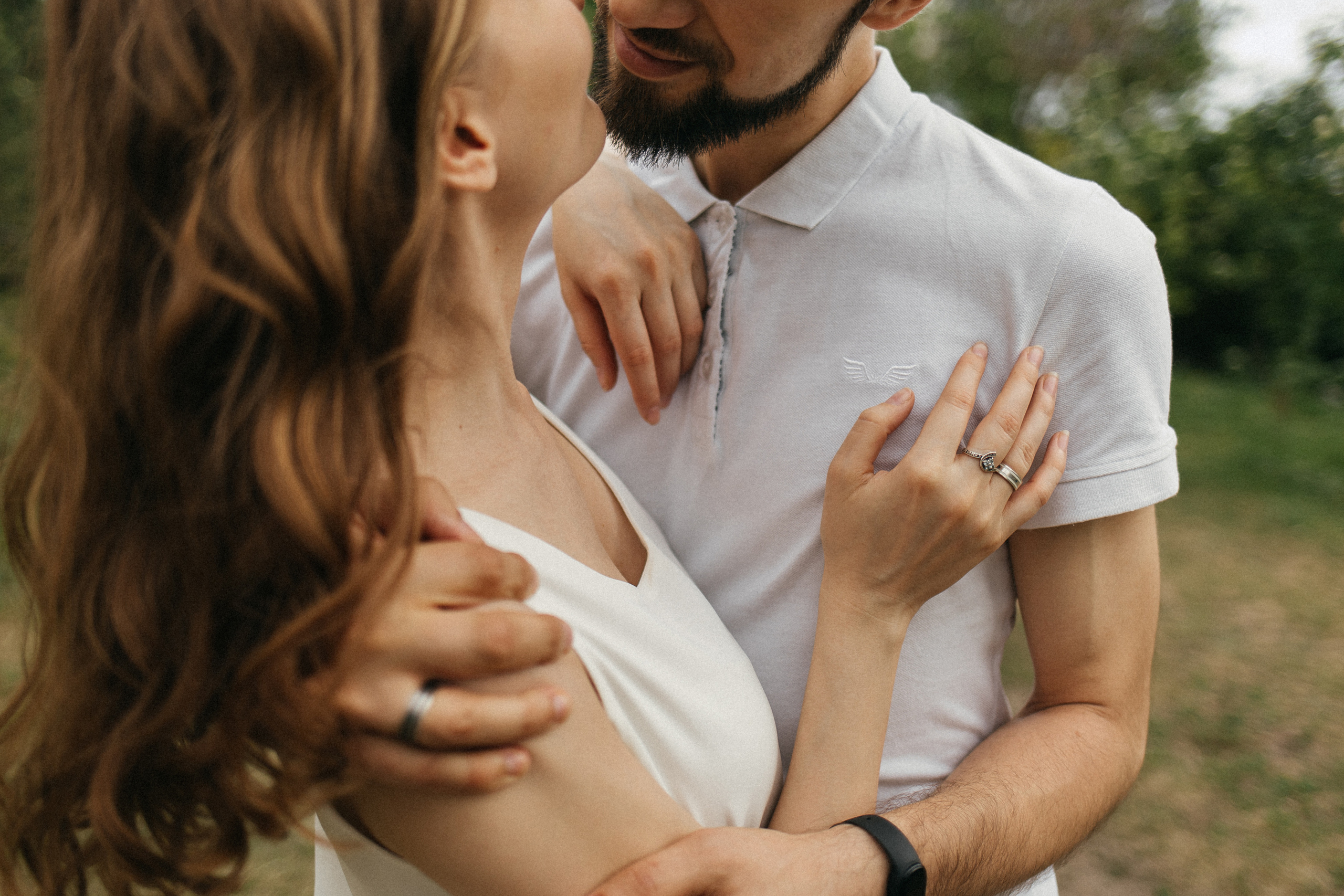 Лайфстайл лавстори в парке. Главная