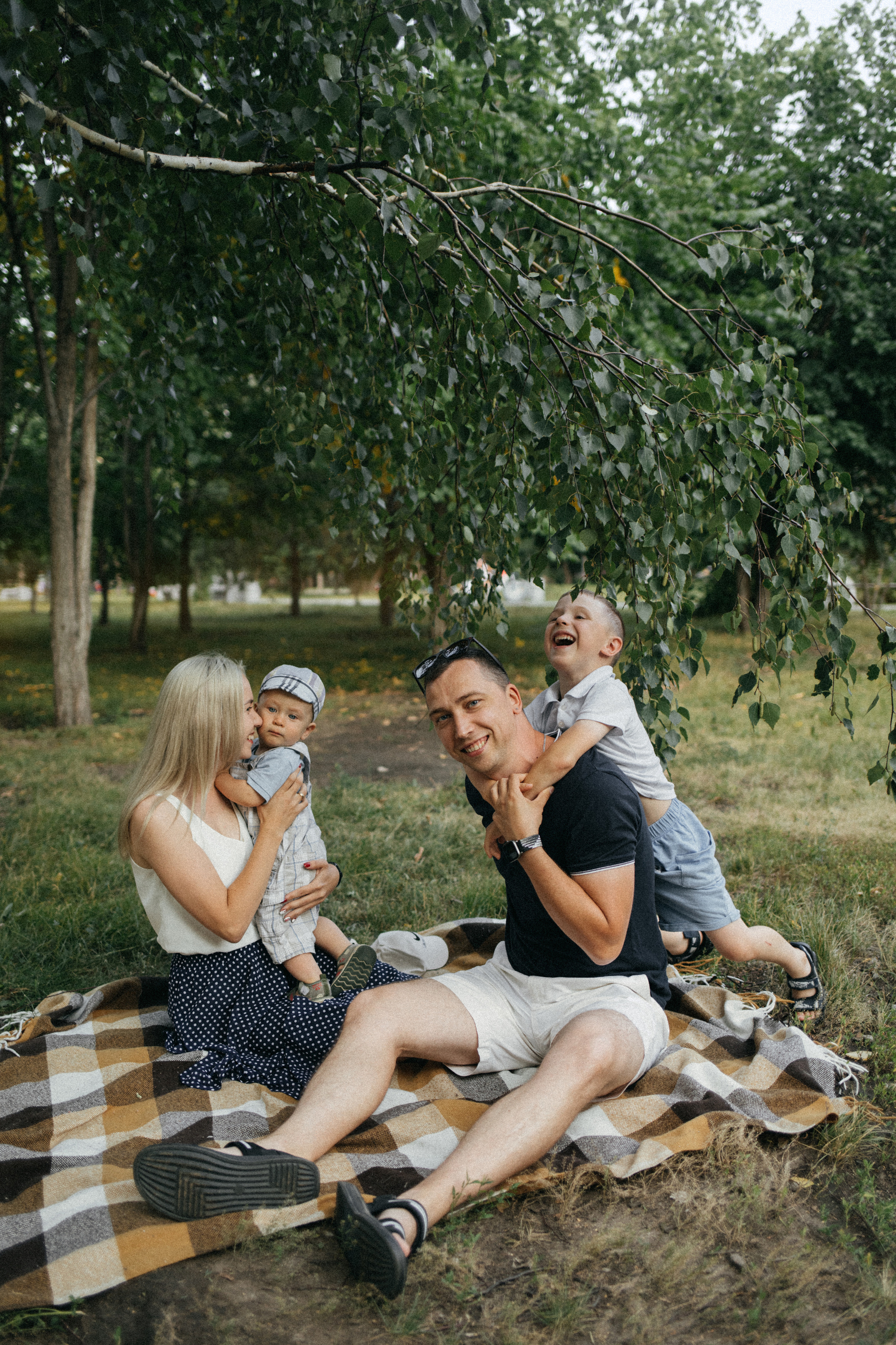 Вероника, Иван, Мишутка и Саша. Главная