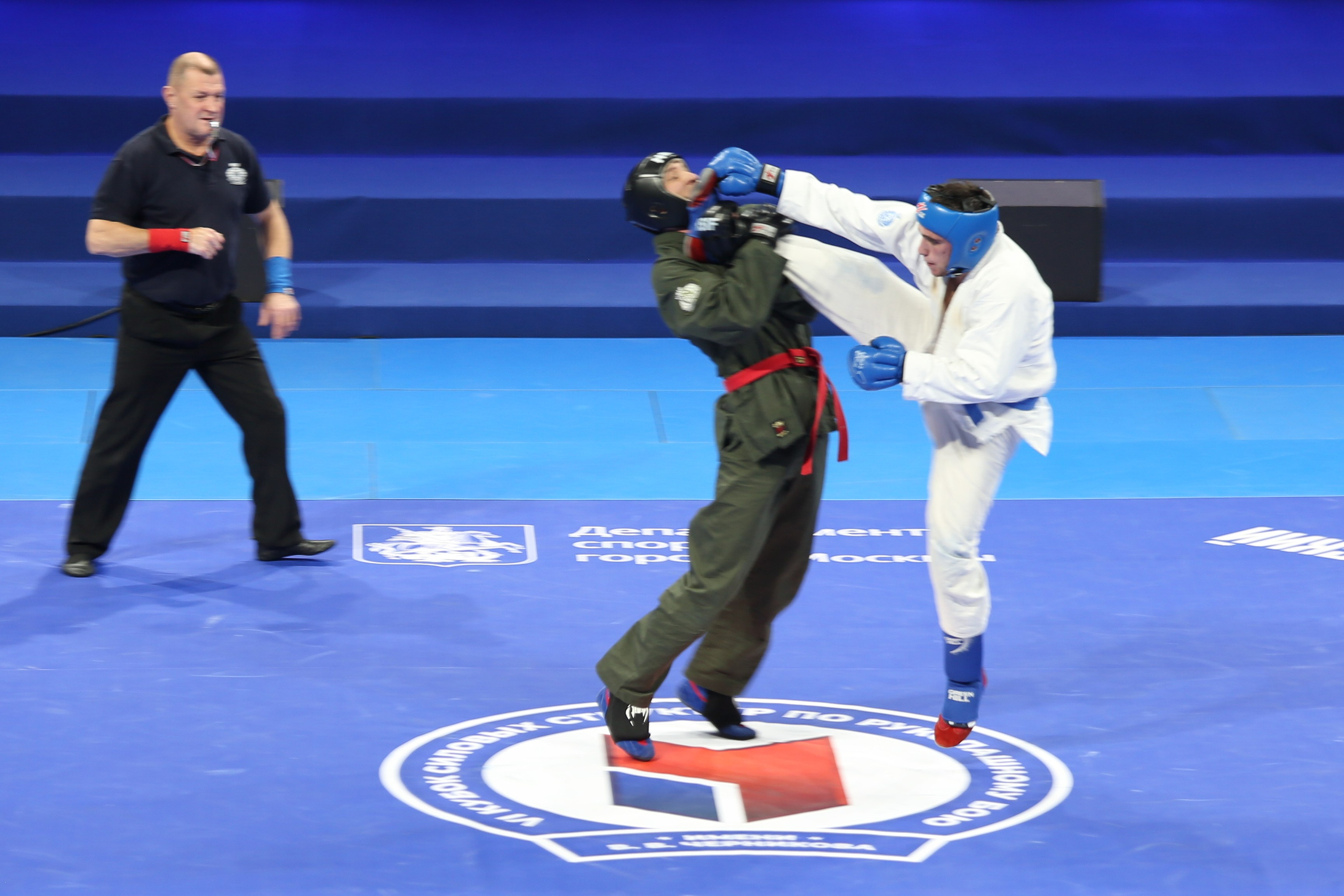 «Спорт через объектив: история в каждом снимке!»