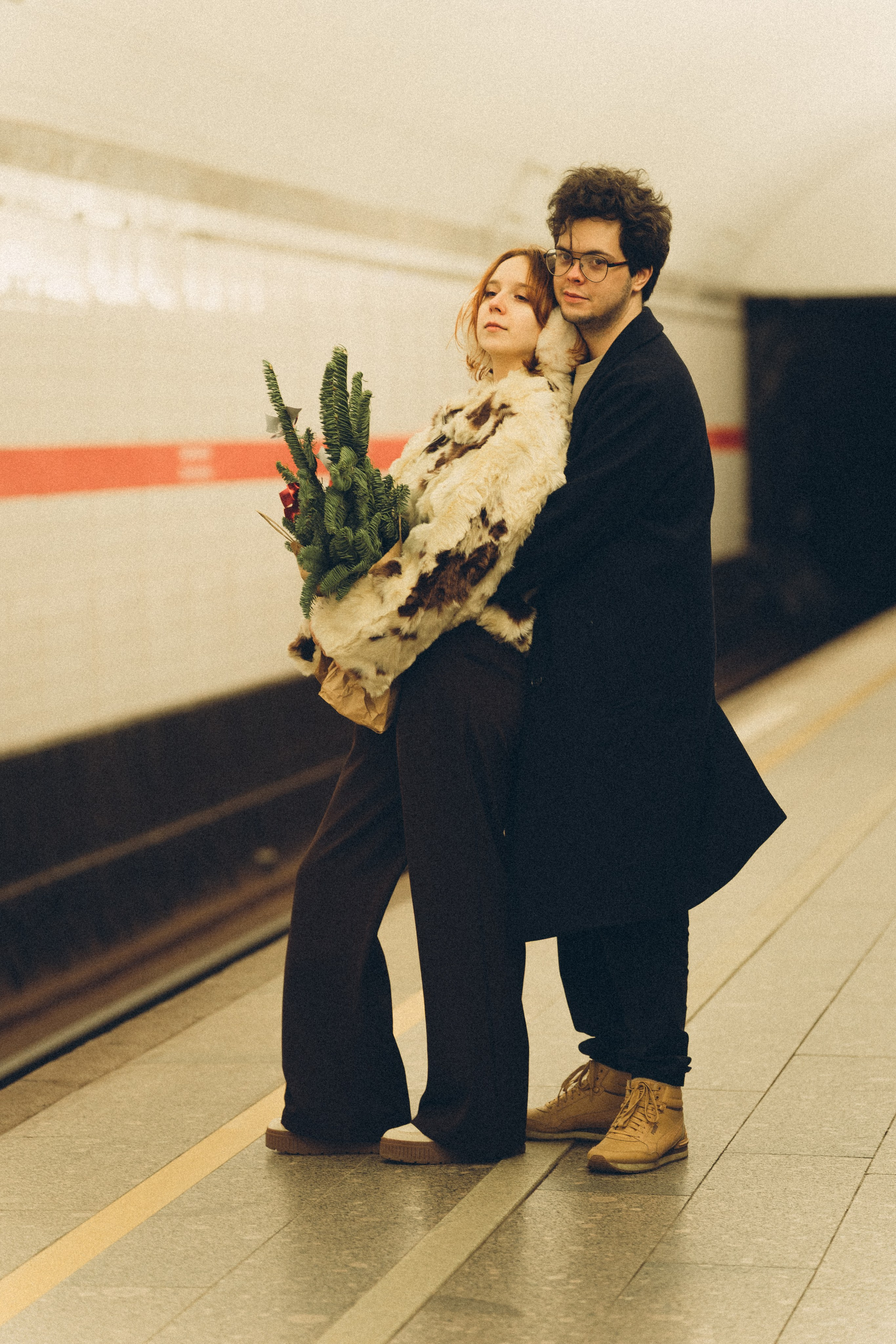 НОВОГОДНЯЯ ФОТОСЕСИИЯ ПАРЫ В МЕТРО ЛЮБОВЬ. Профессиональный фотограф, Санкт-Петербург — Виктория Богомолова