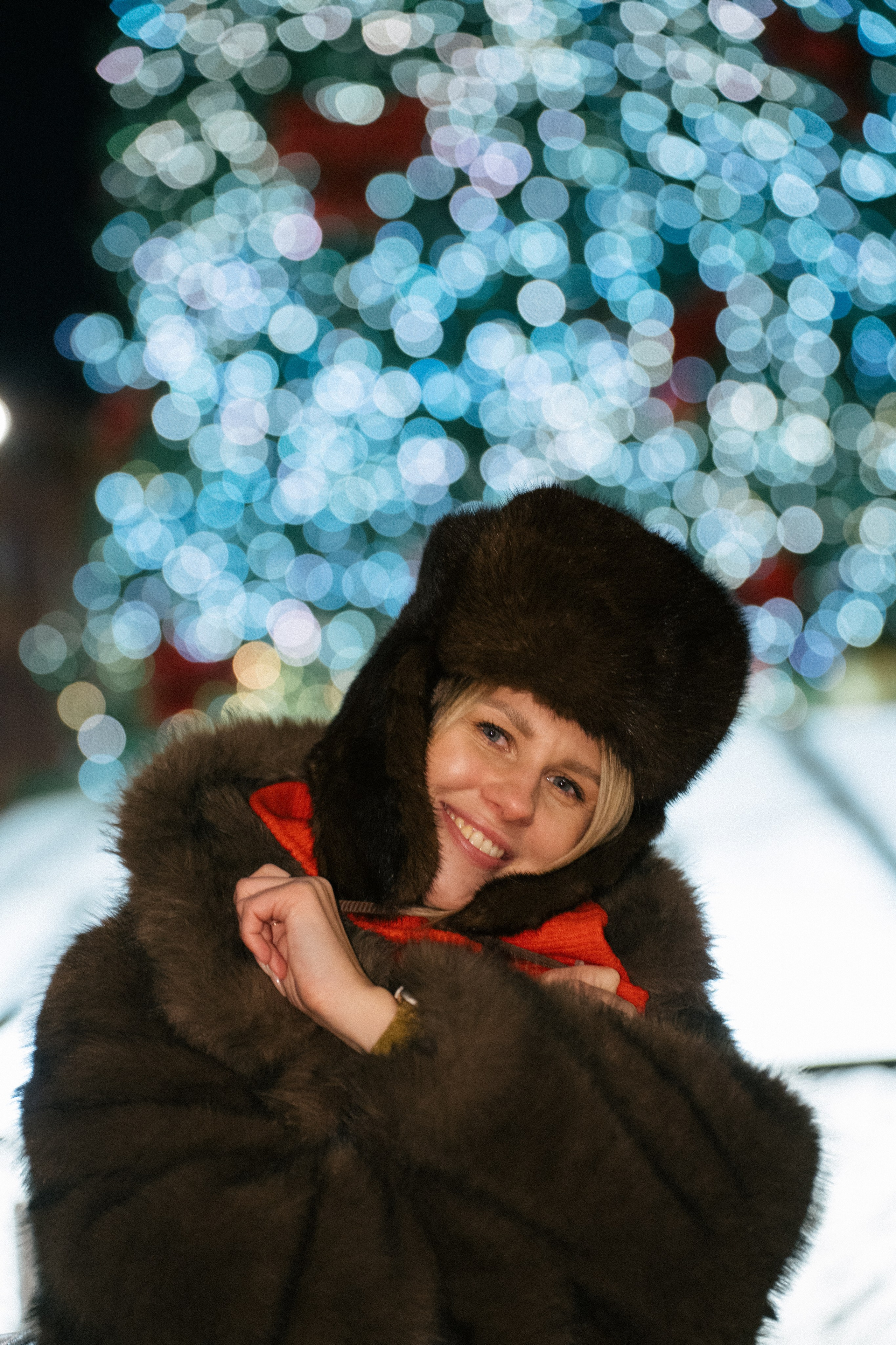 ПРОГУЛКА НА МАНЕЖНОЙ ПЛОЩАДИ ДЛЯ ДЕВУШКИ ПЕРЕД НОВЫМ ГОДОМ (НОВОГОДНЯЯ ФОТОСЕССИИЯ НА МАНЕЖНОЙ ПЛОЩАДИ). Профессиональный фотограф, Санкт-Петербург — Виктория Богомолова