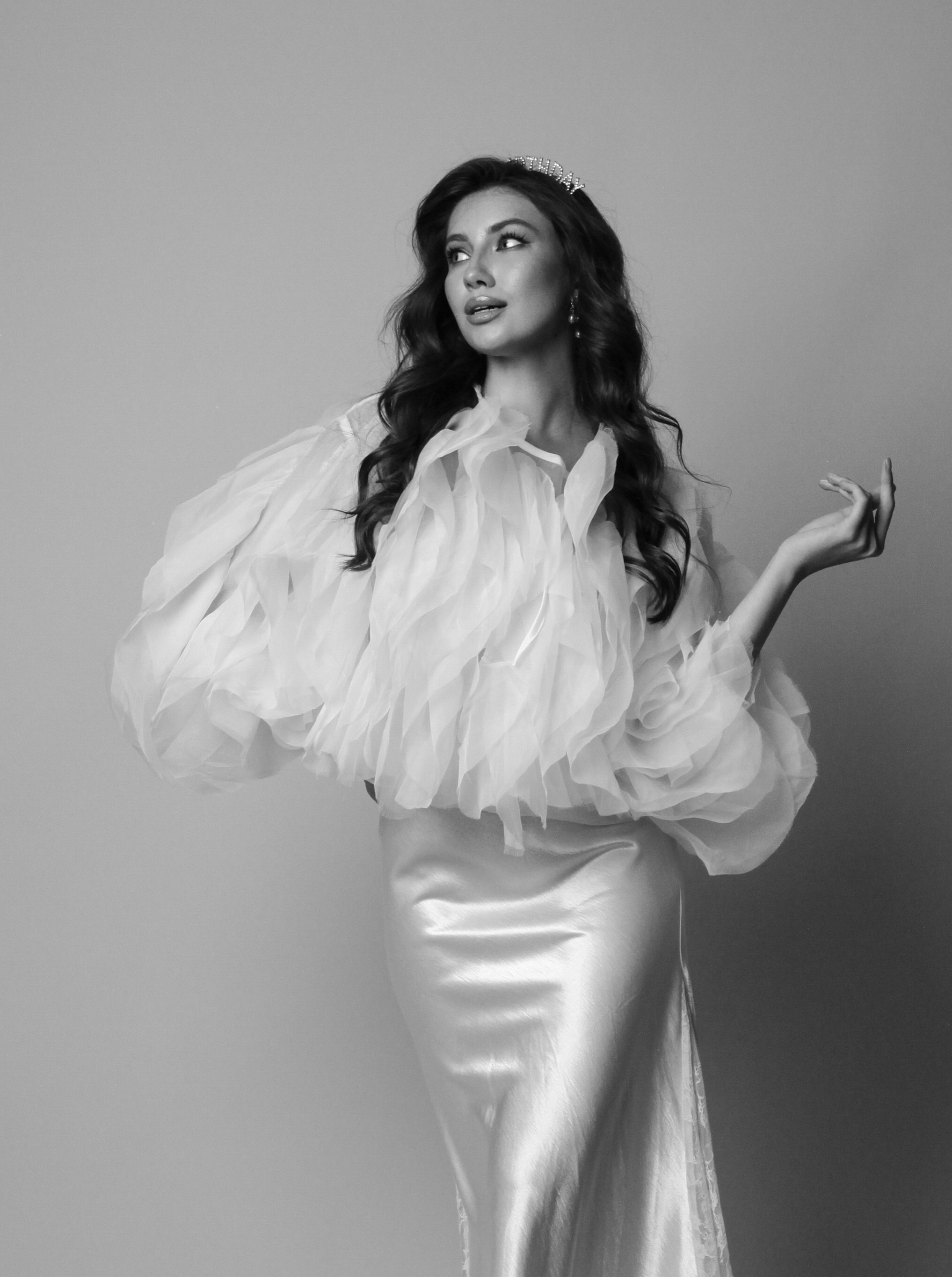 БЕЖЕВЫЙ ФОН | АВТОПОРТРЕТНАЯ. YourSelf.photostudio | автопортретная фотостудия ТОЛЬЯТТИ