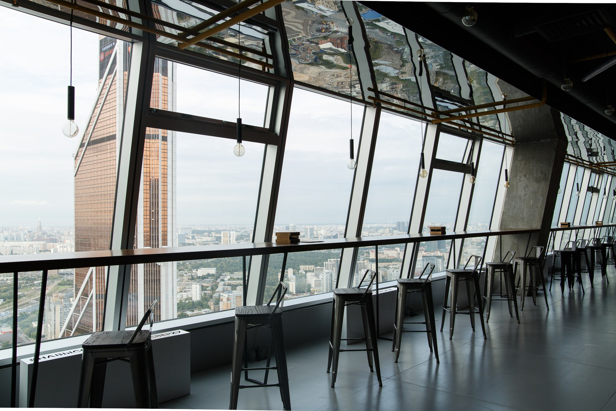 Музей Москва-Сити. Фотограф Ксения Колесникова. Интерьерная и портретная съемка в Москве