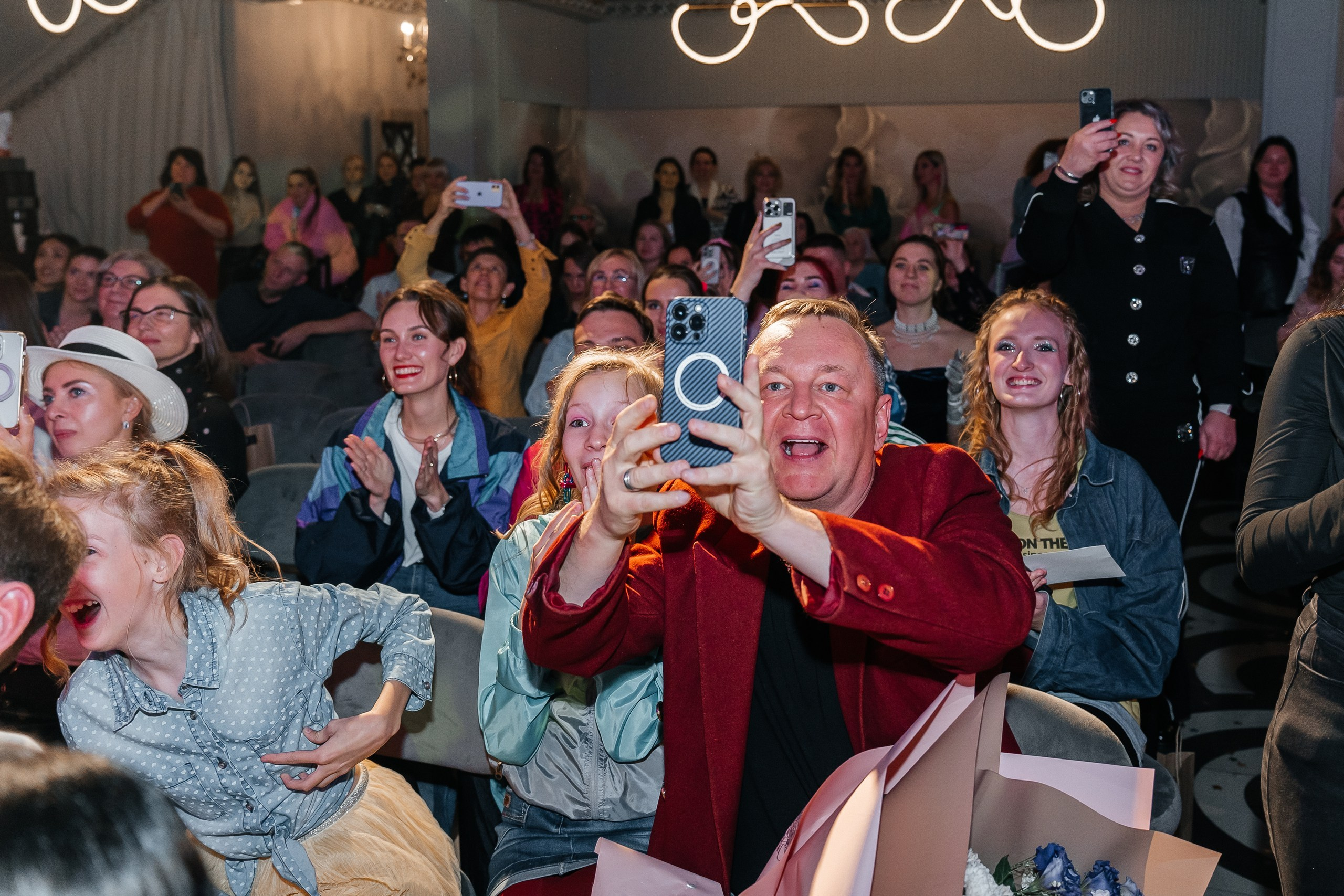 Одна единственная. Для тех, кто не ждёт удачи, а создаёт её. Каждая фотосессия — это твой момент, твой стиль, твой успех. 📸