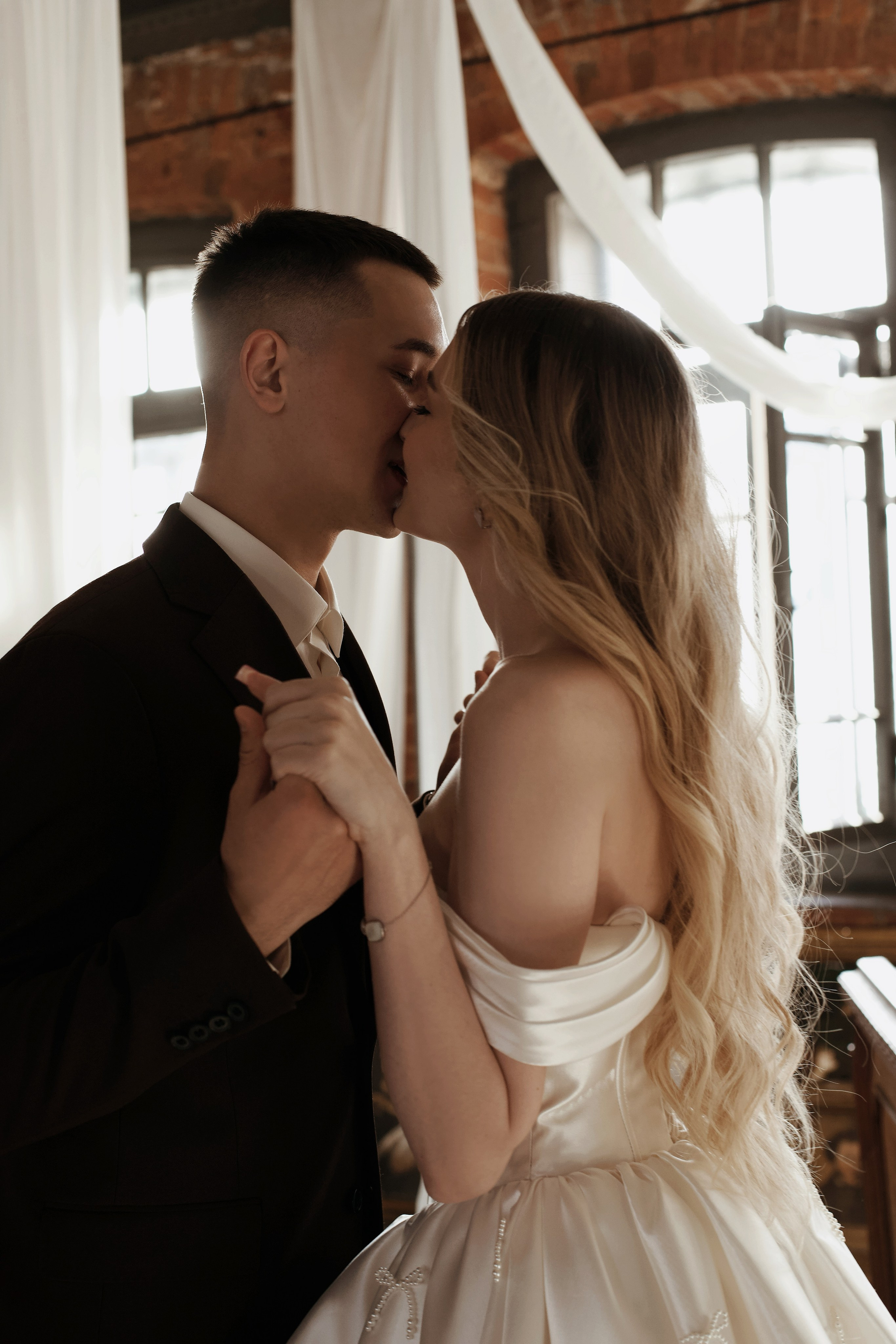 Love story. Профессиональные фото от Анастасии Глебовой. Переходите на сайт и забронируйте съемку!