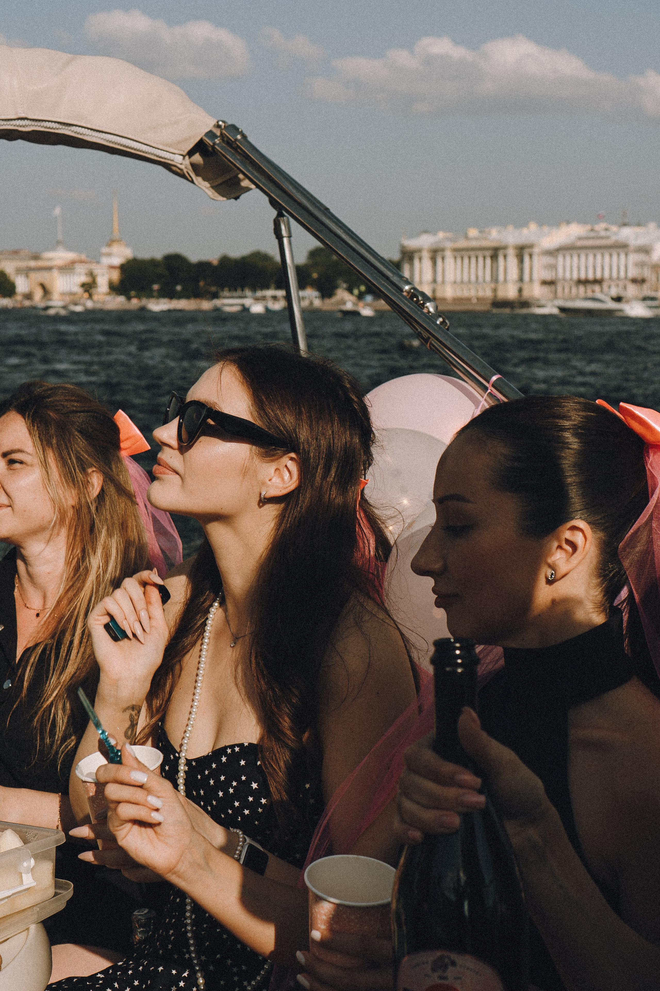 ДЕВИЧНИК НА КАТЕРЕ. Профессиональный фотограф, Санкт-Петербург — Виктория Богомолова