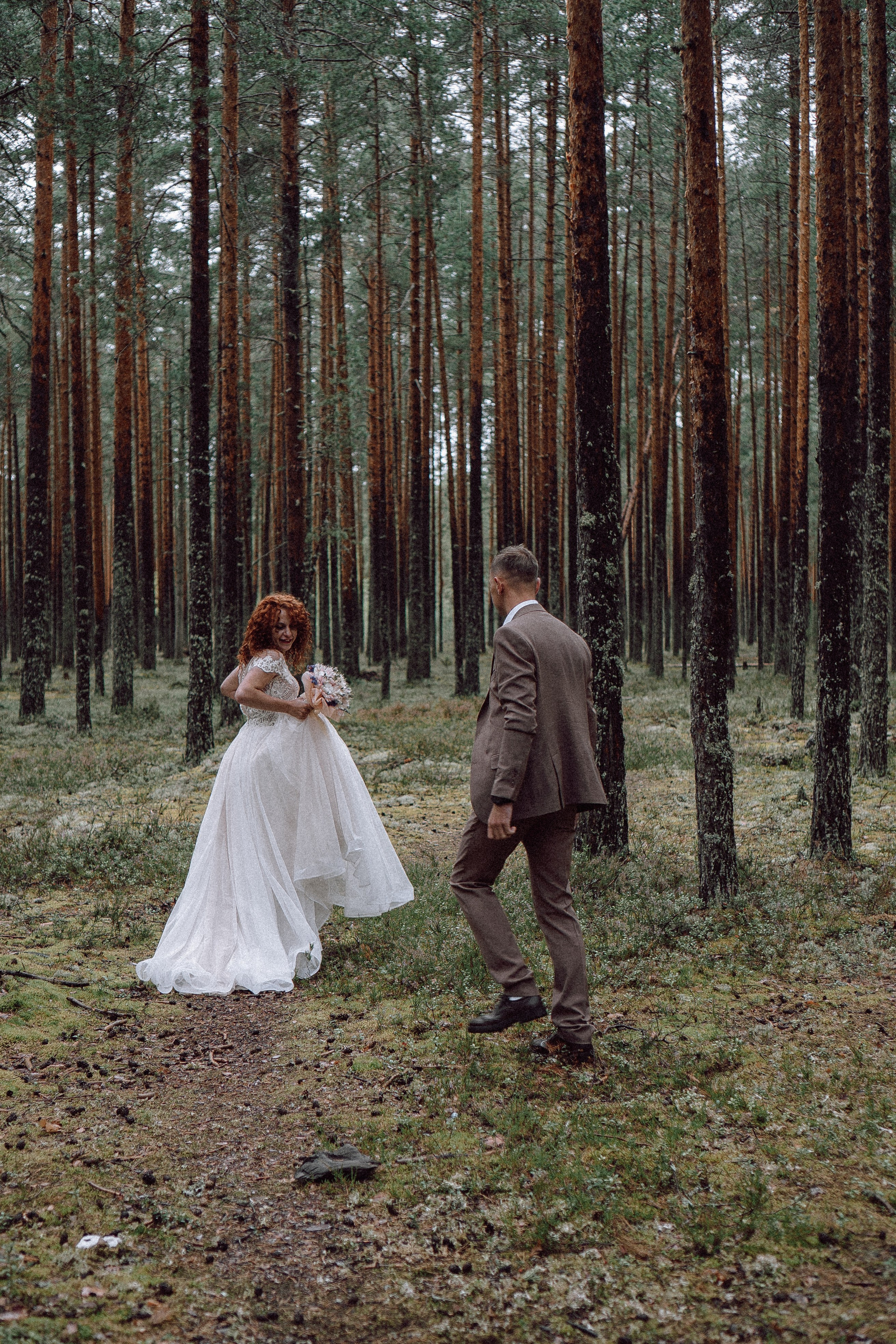 СВАДЕБНАЯ ФОТОСЕССИИЯ ПАРЫ В ГОРОДЕ ПРИОЗЕРСК В СОСНОВОМ ЛЕСУ И С ПИКАПОМ. Профессиональный фотограф, Санкт-Петербург — Виктория Богомолова