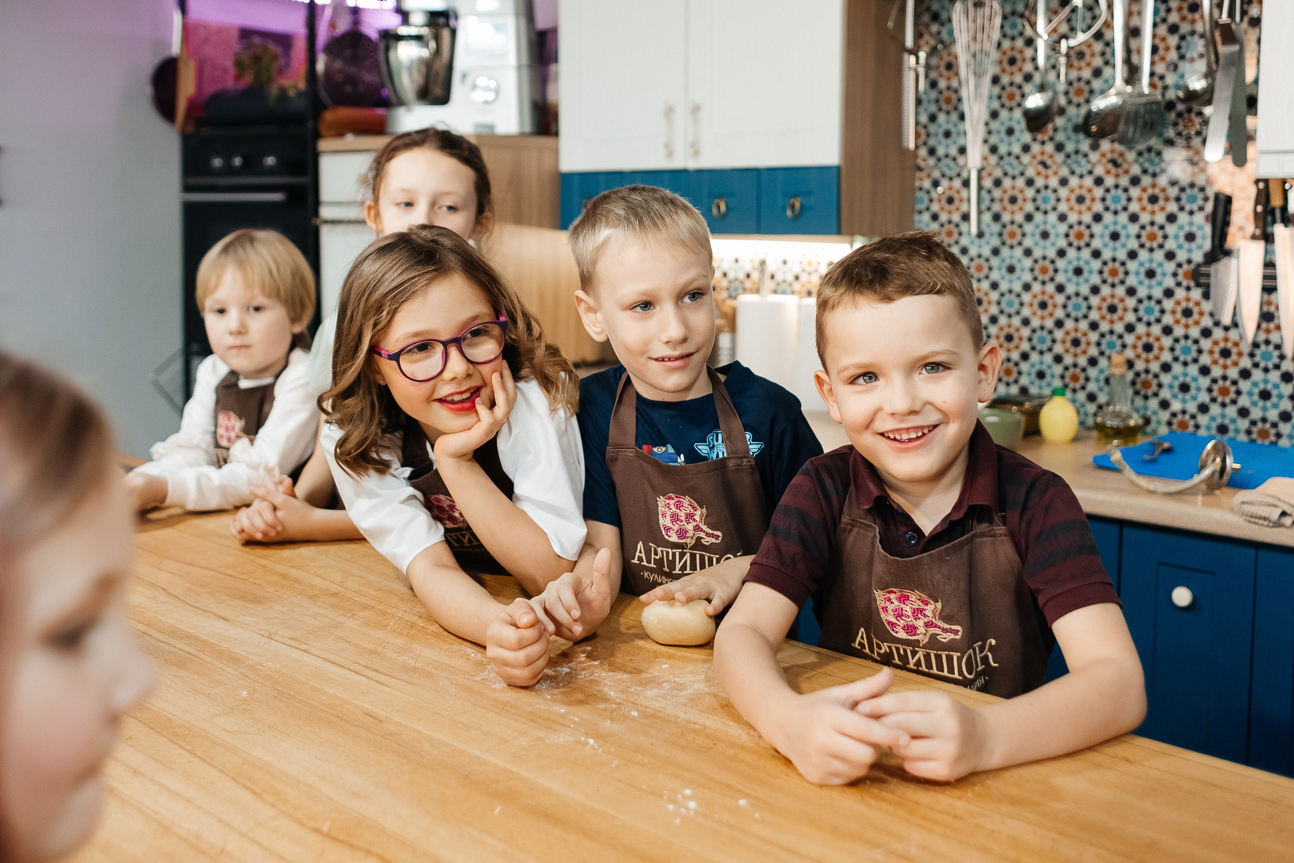 Детский мастер-класс в «АРТиШОК». Фотограф Кемерово | Сергей