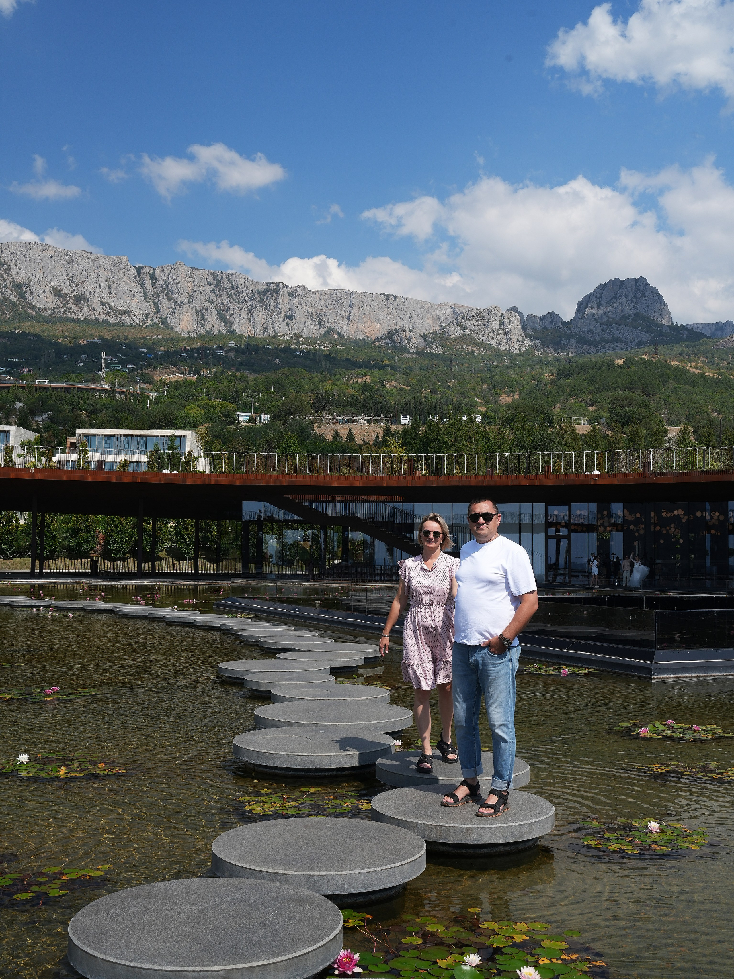 Семейная прогулка 4 человека. Свадебный фотограф Виктория Роса