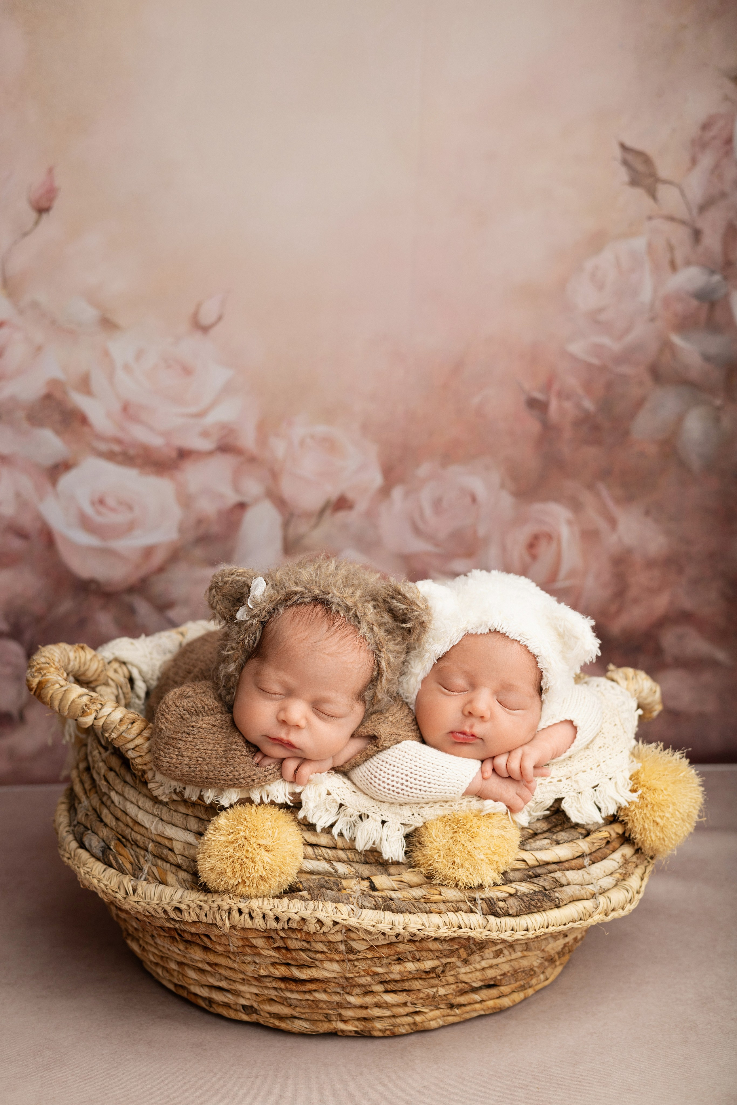 Злата и Ева. Лилия Алтухова — фотограф новорожденных в Москве и области