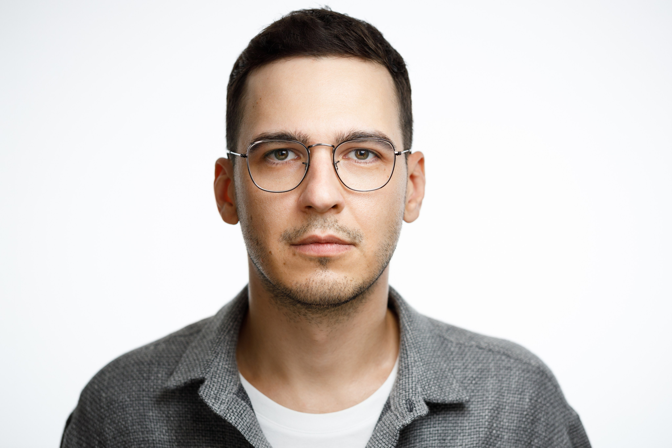 Headshot & portrait session for Arthur. Headshot & portrait photographer Alexei Shendrick