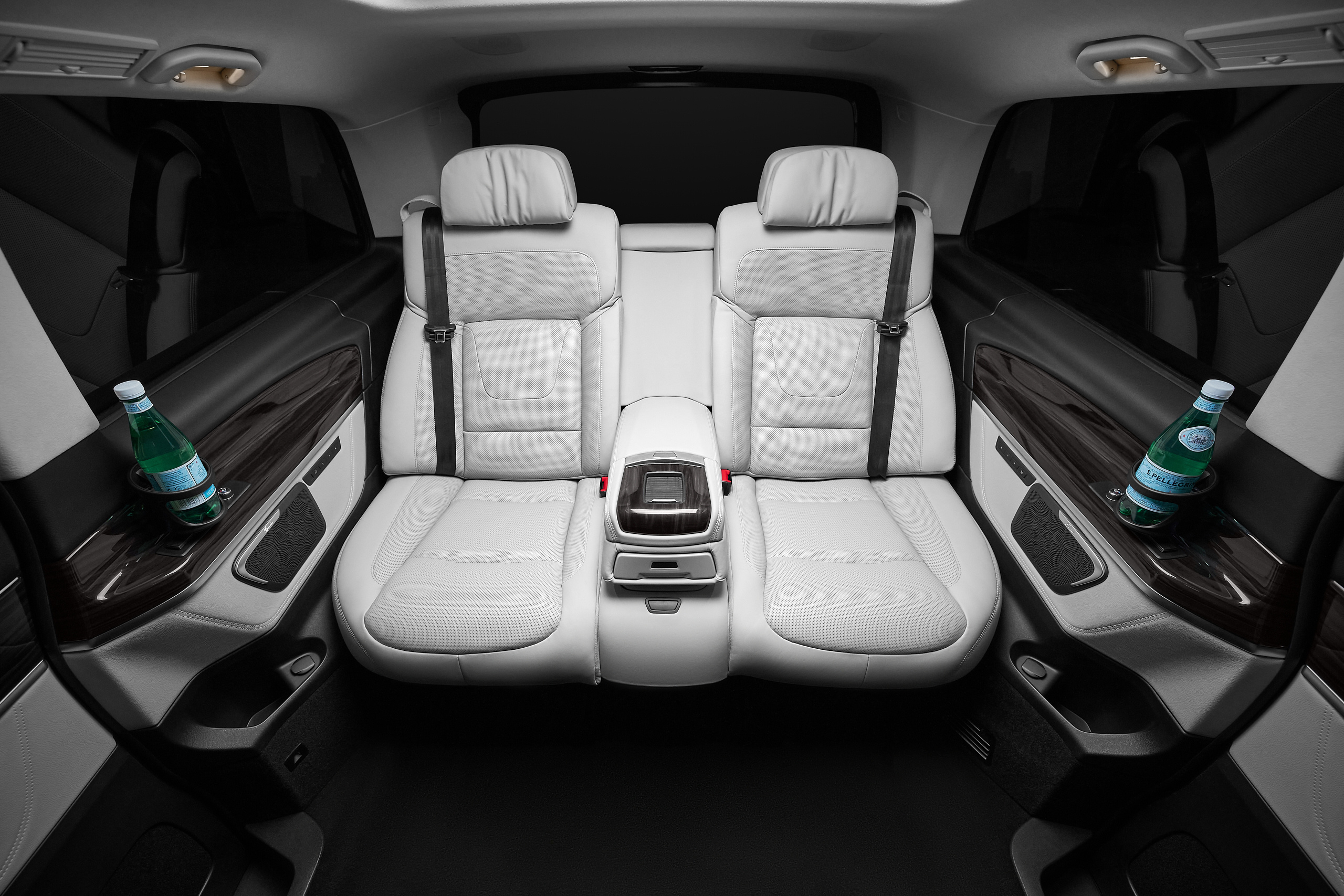 Mercedes-Benz Vito White. Репортажный фотограф и ретушер в Москве Наталья Алексеева