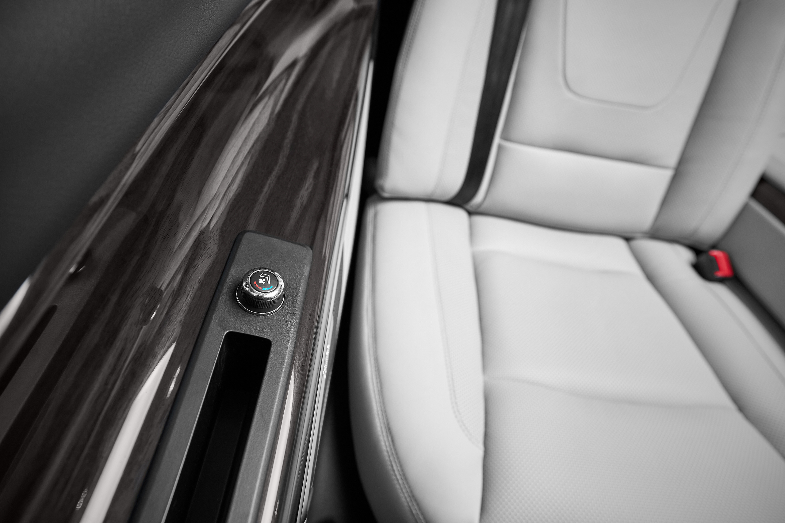 Mercedes-Benz Vito White. Репортажный фотограф и ретушер в Москве Наталья Алексеева