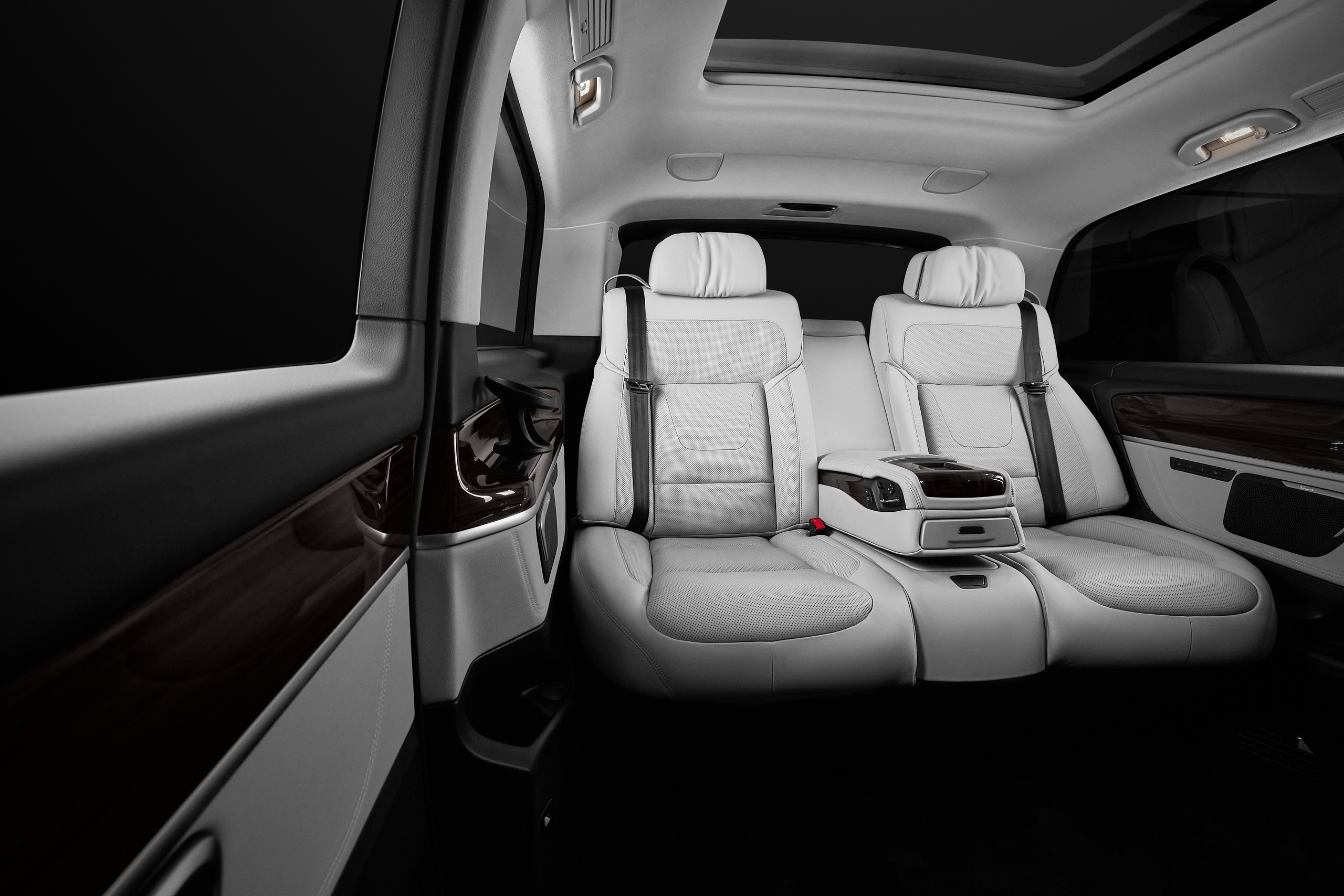 Mercedes-Benz Vito White. Репортажный фотограф и ретушер в Москве Наталья Алексеева