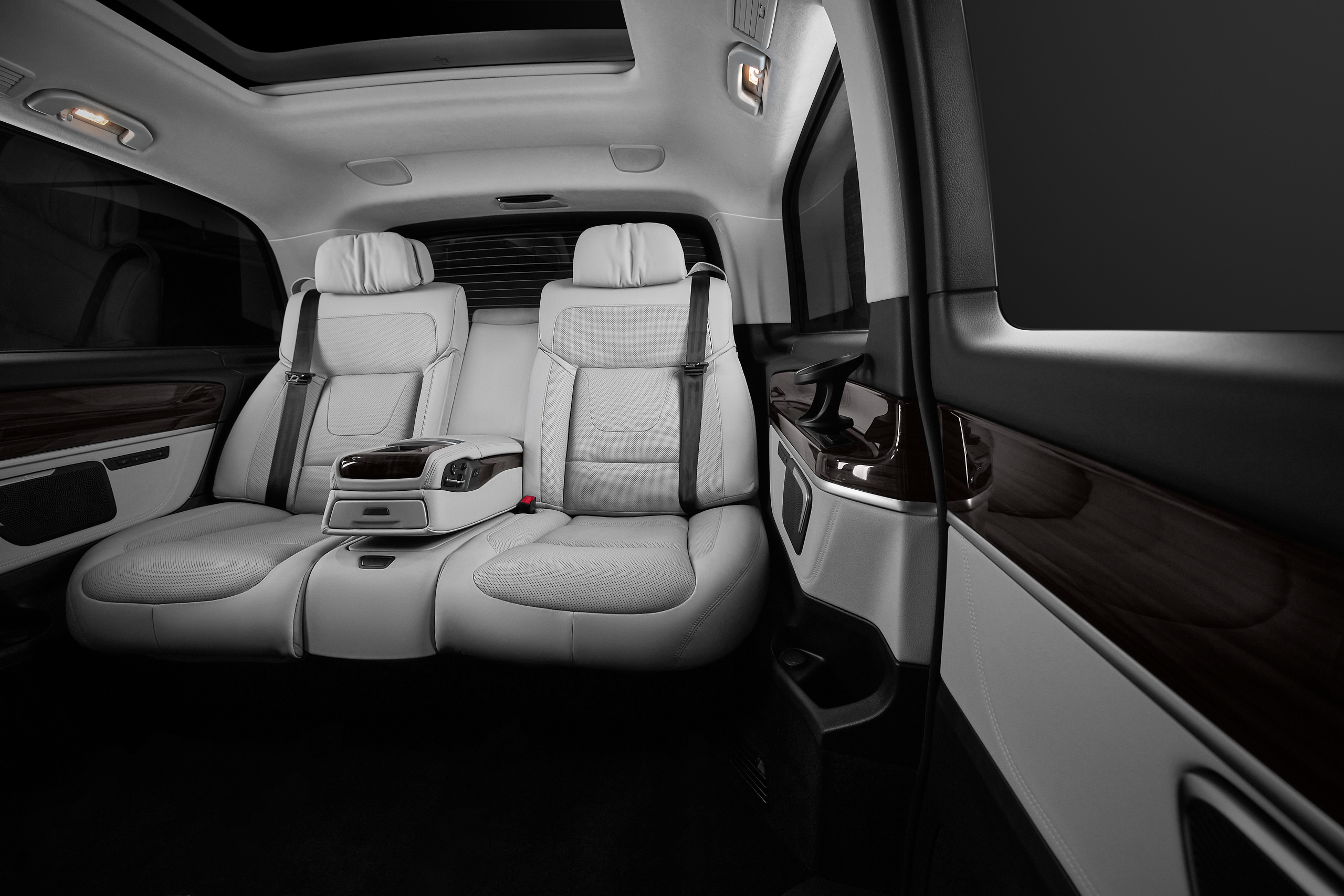 Mercedes-Benz Vito White. Репортажный фотограф и ретушер в Москве Наталья Алексеева