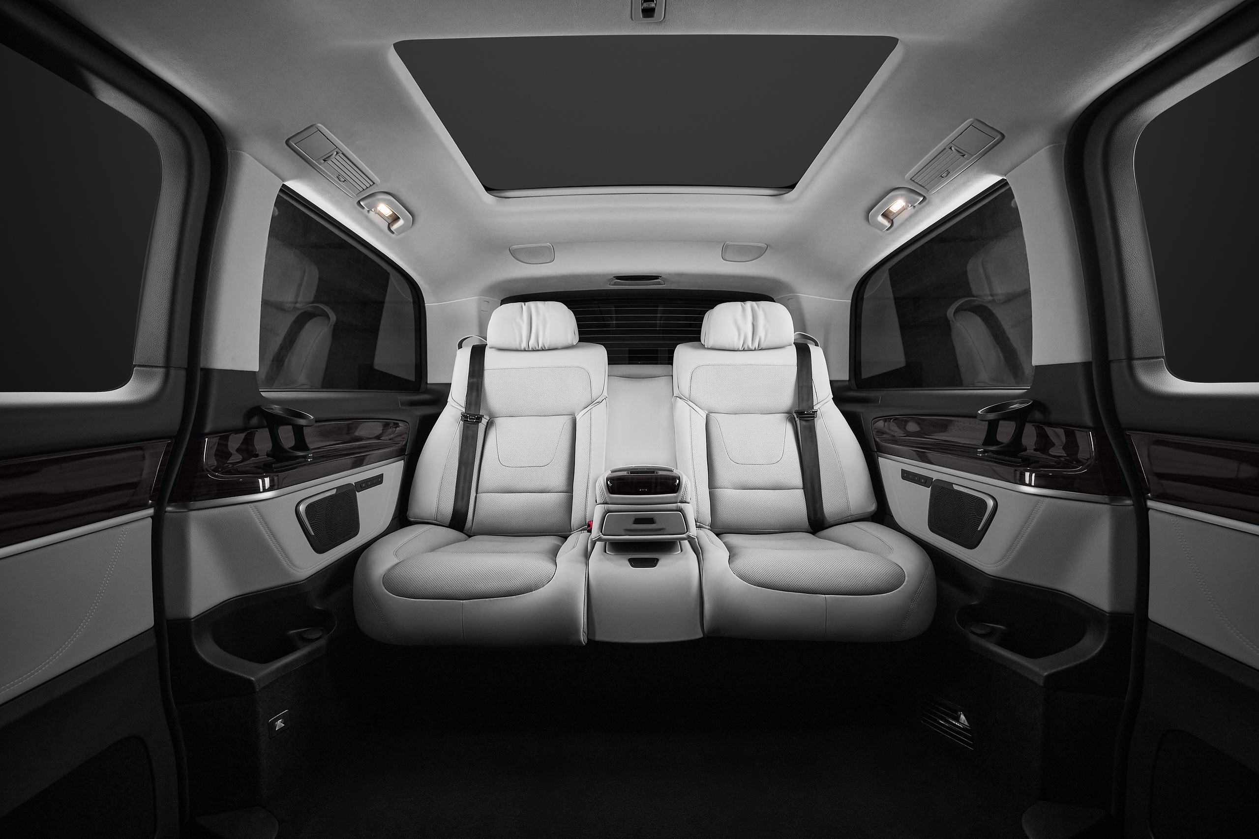 Mercedes-Benz Vito White. Репортажный фотограф и ретушер в Москве Наталья Алексеева