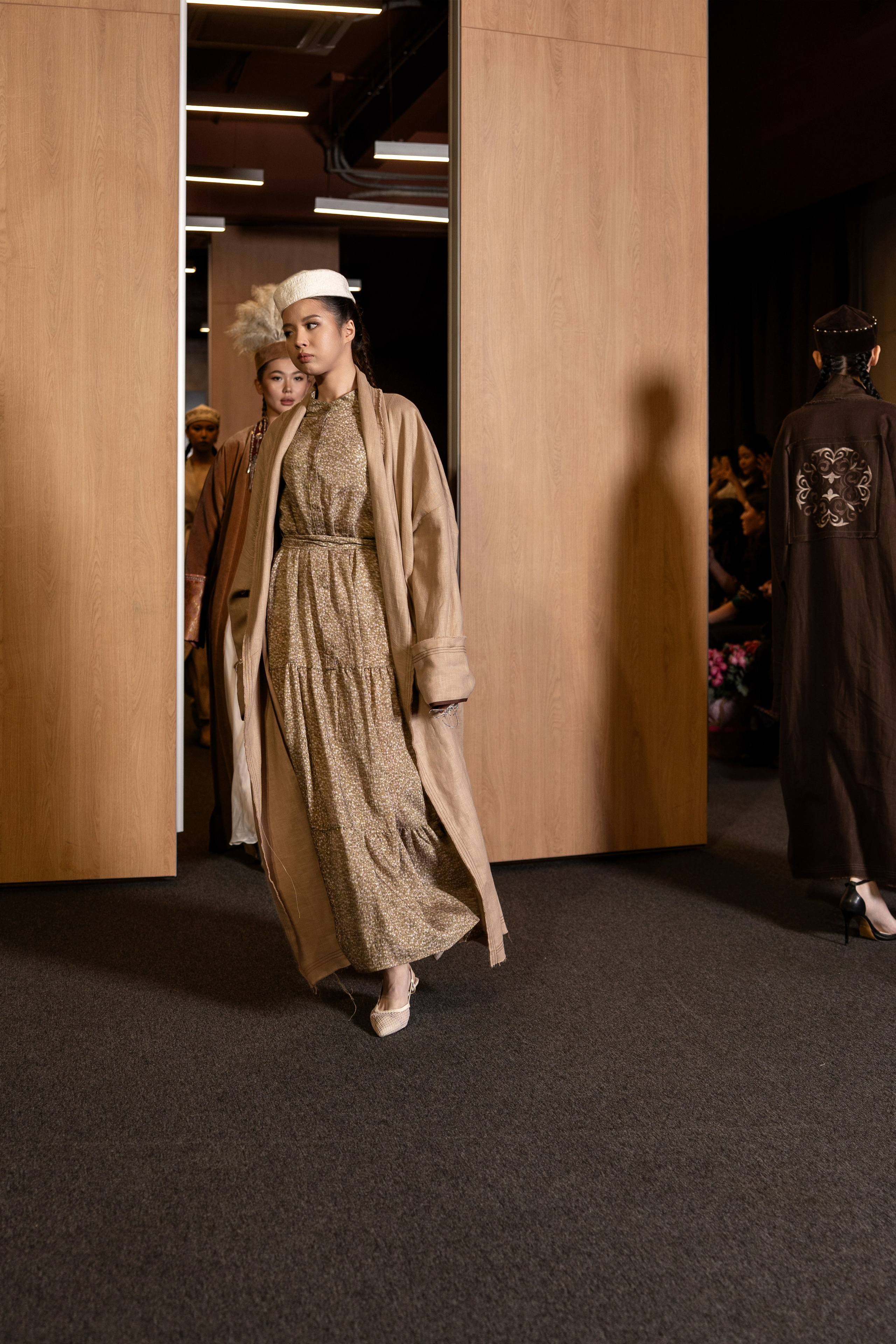 Brand NIET DRESS. Сайт Алматинского НЮ АРТ, будуар и фэшн фотографа Дениса Карпенко