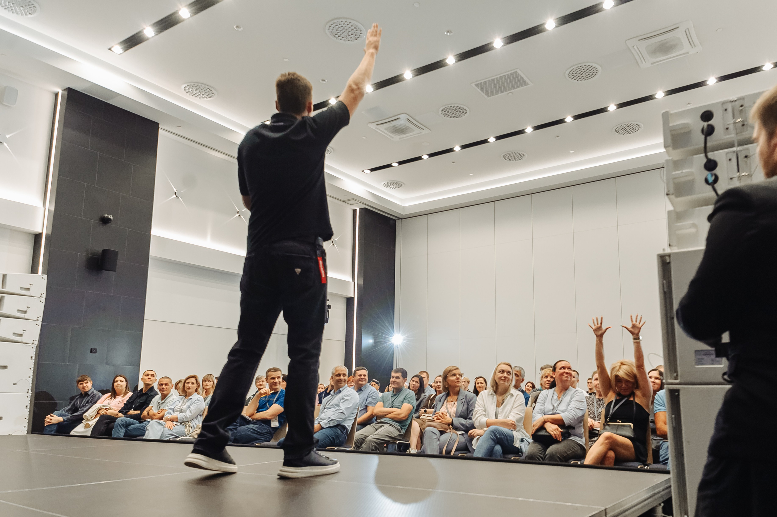 Конференция для дистрибьюторов Navigator Group. Свадебный фотограф в Екатеринбурге Артём Зайнетдинов