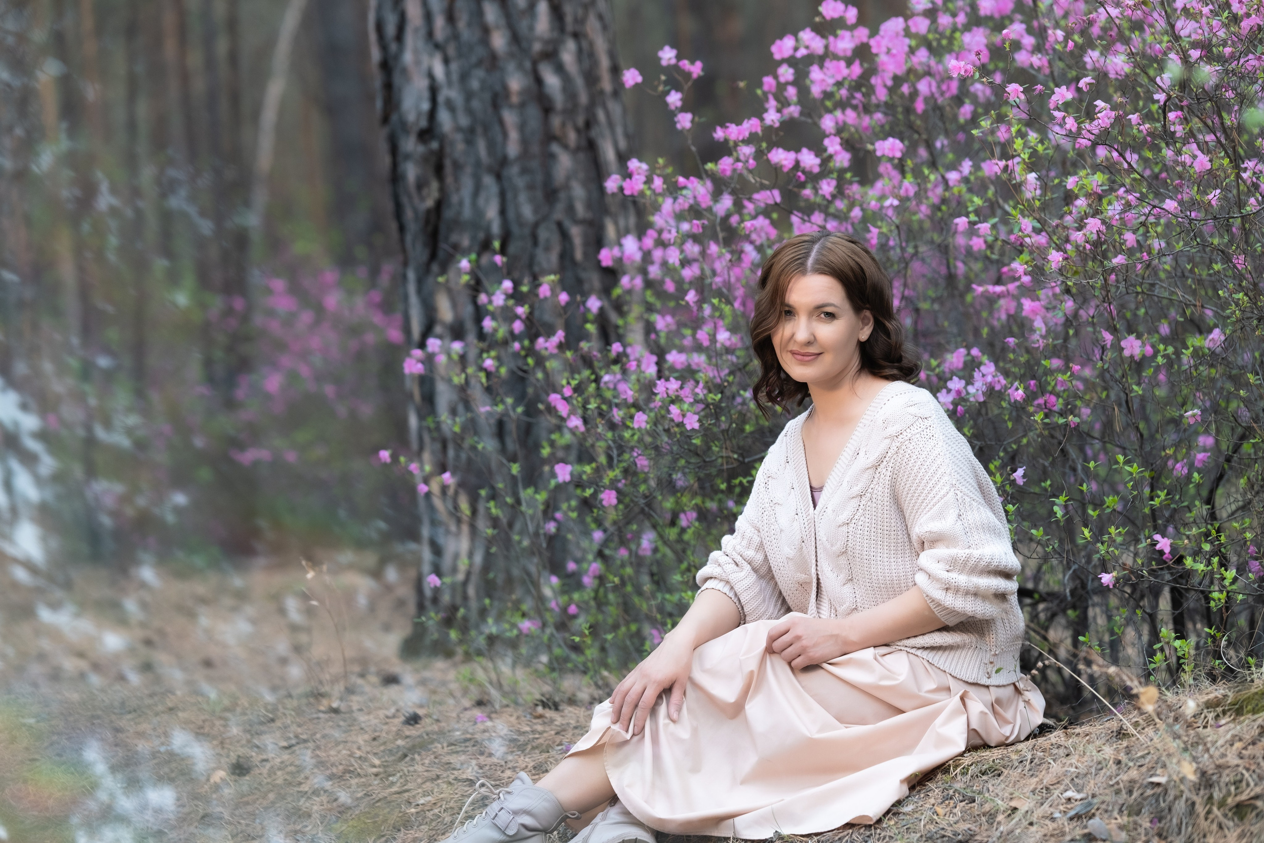 Фотосессия в багульнике. Портретный фотограф в Чите Анна Камратова. Помогу Вам создать историю, в которой Вы — главный герой!