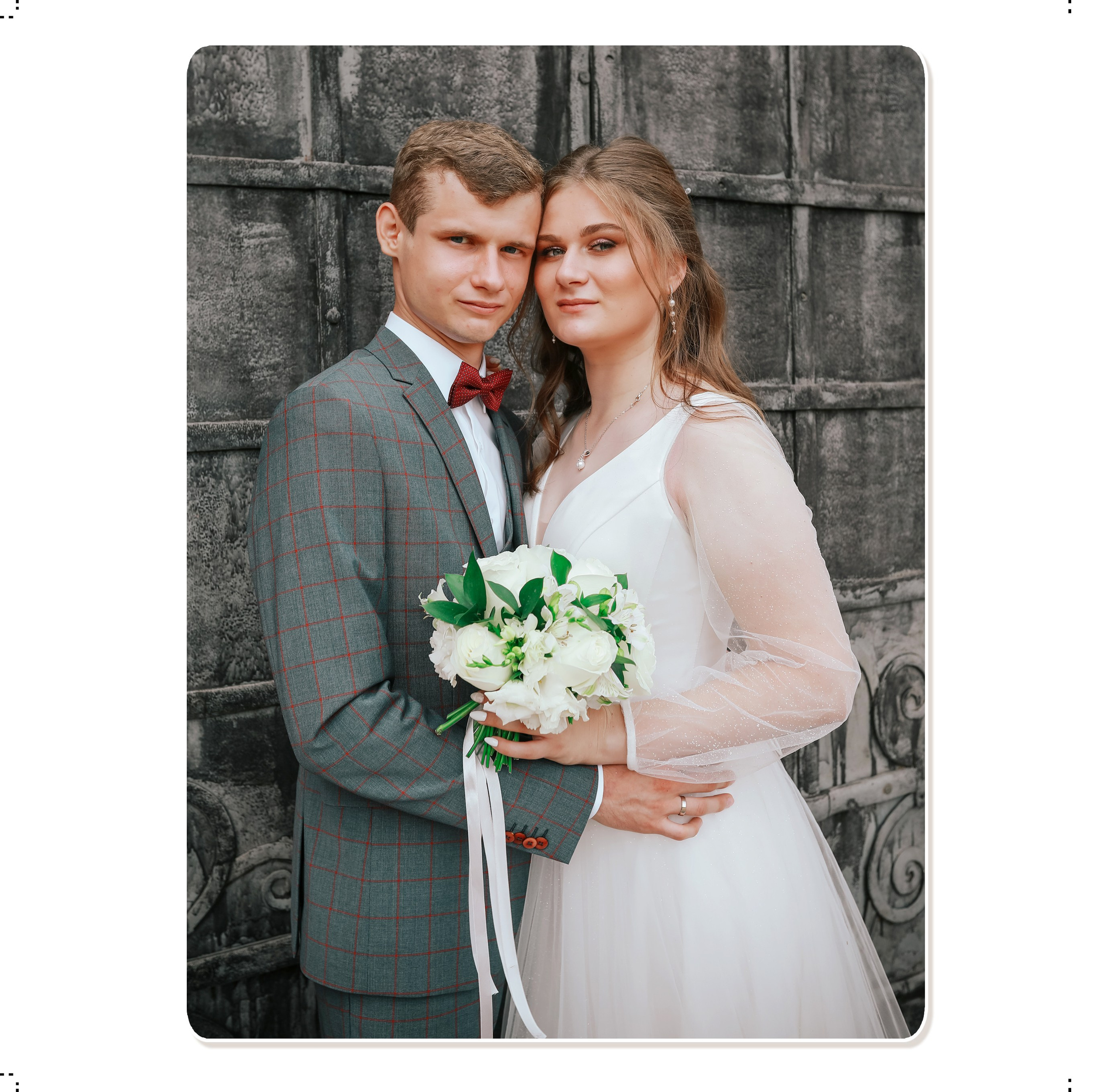 medlori fotobook Фотокниги в Липецке. Свадебная фотокнига «WEDDING DAY» Фотокнига постраничная (от 20 до 40 страниц), цена зависит от количества разворотов. Варианты фотокниг, созданные мной от фотосъёмки до дизайна. Цена: от 7500 руб за 10 разворотов. Обложка жёсткая, листы 350 мг. Фотограф Медведева Лариса.