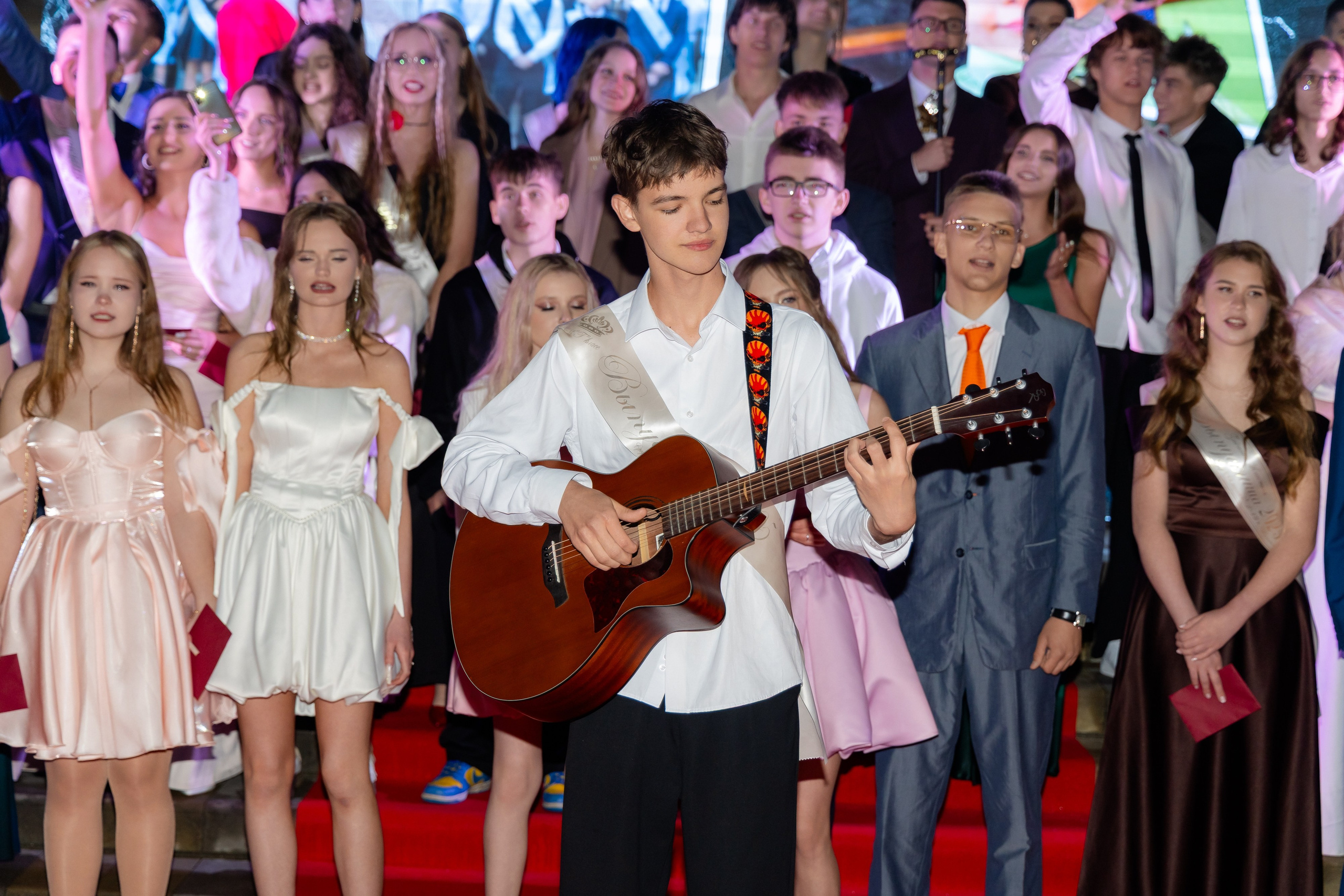 Школьный выпускной 2025 год в Минске, Беларуси. Свадебный фотограф в Минске/Беларуси Сергей Спиридонов