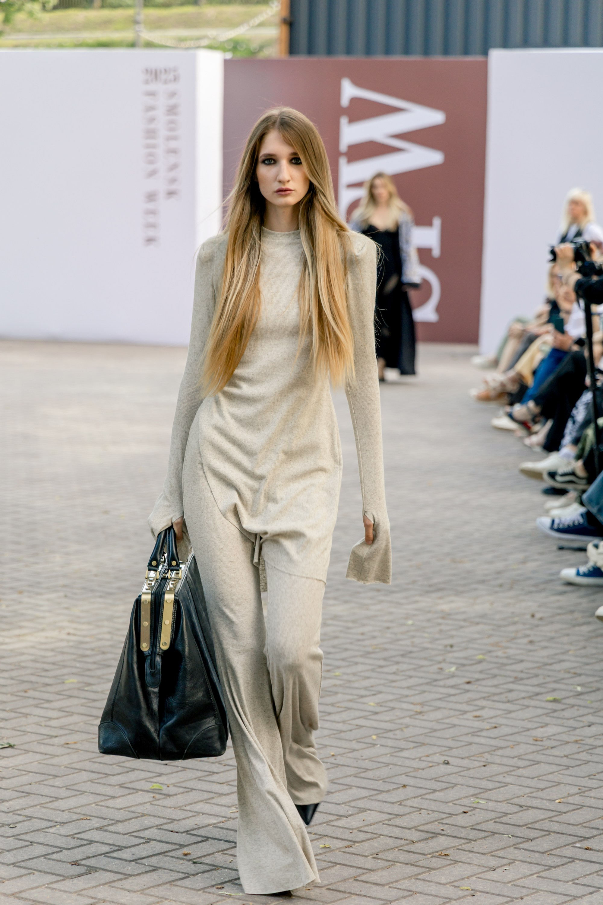 Smolensk Fashion Week 2025_показы_ДЕНЬ 1_ВЕЧЕРНИЙ ПОКАЗ_19:00. Главная