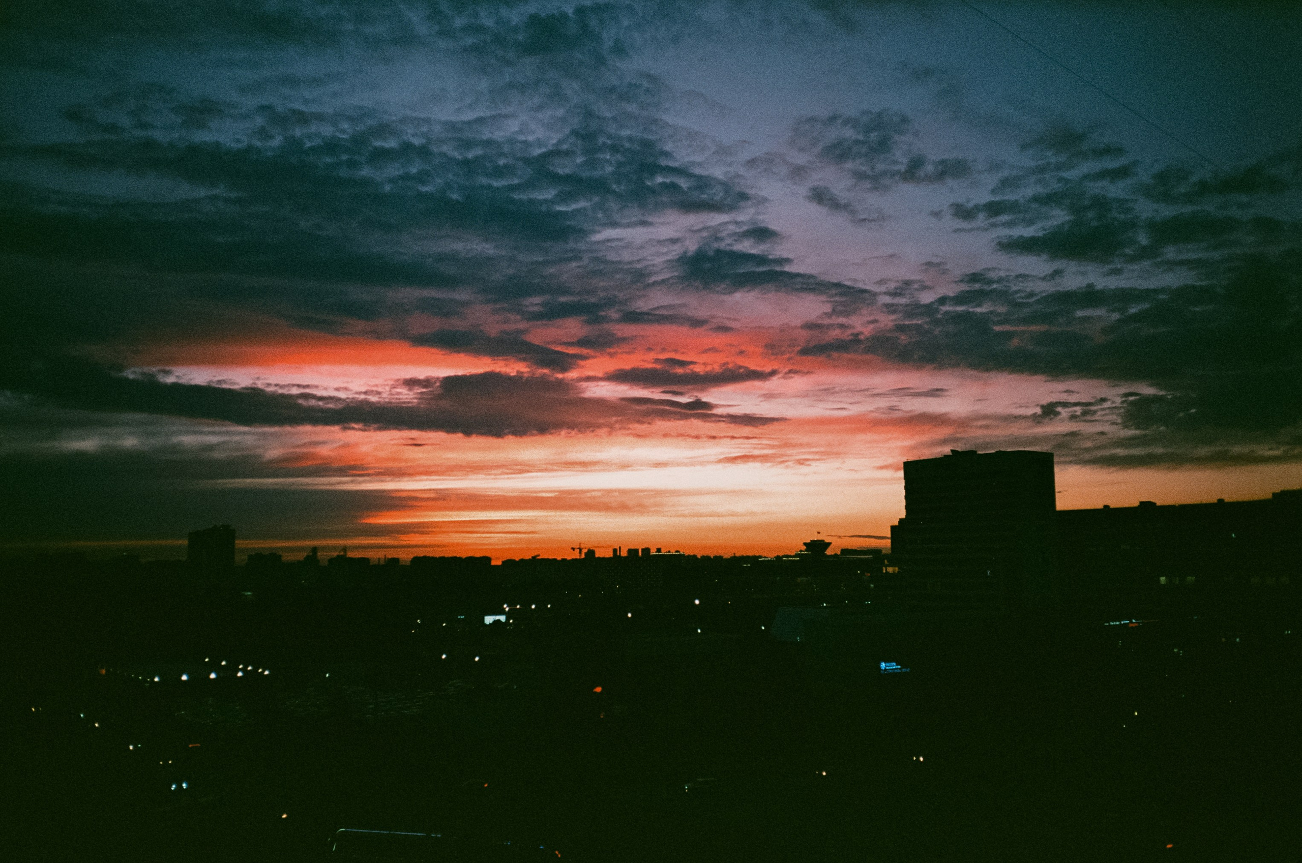 Ricoh MF-1 / Fujifilm X-tra 400 (просрочка) / Закат Строгино, Давыдовс