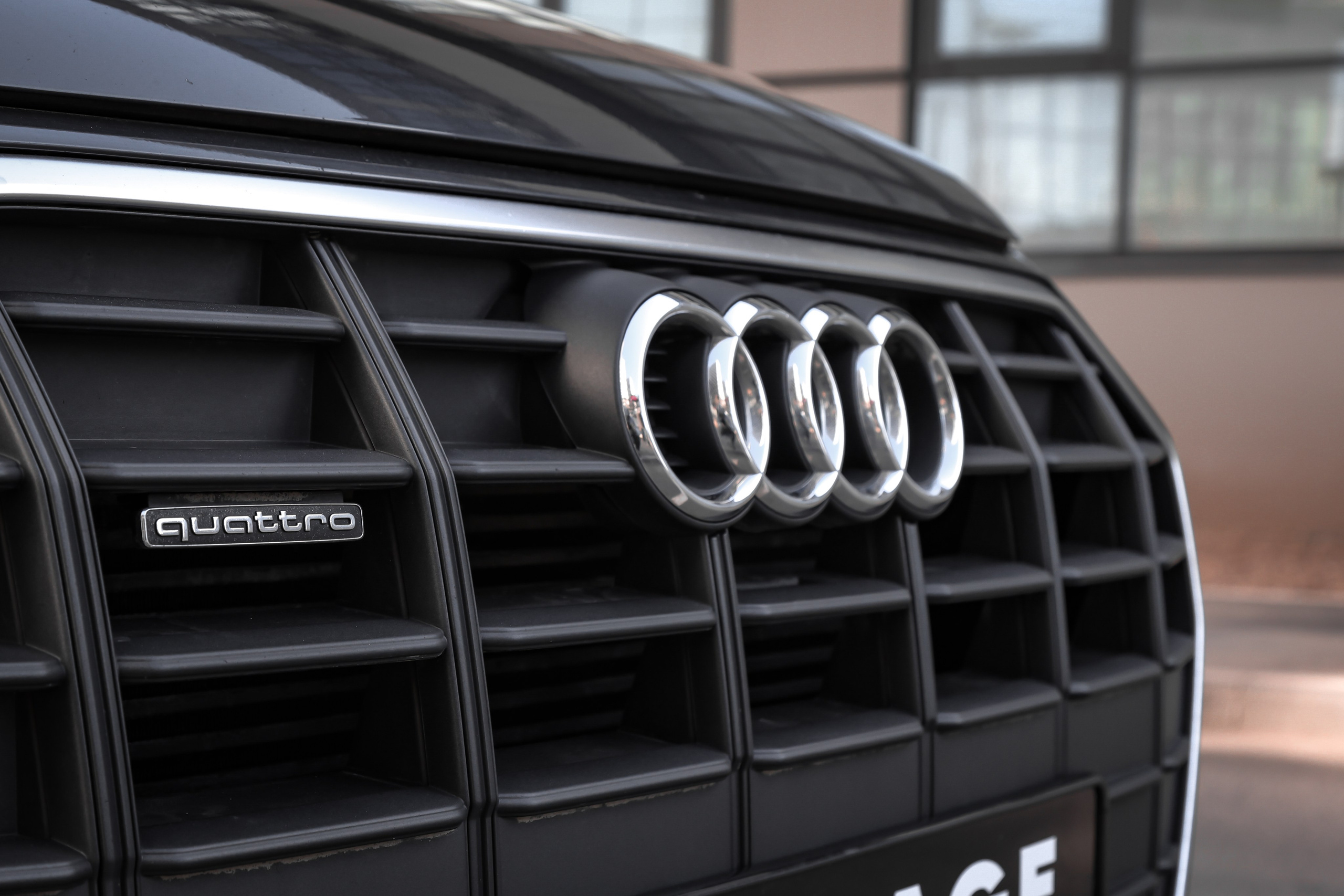 2021 AUDI Q5 Quatro. Mixturecaptures