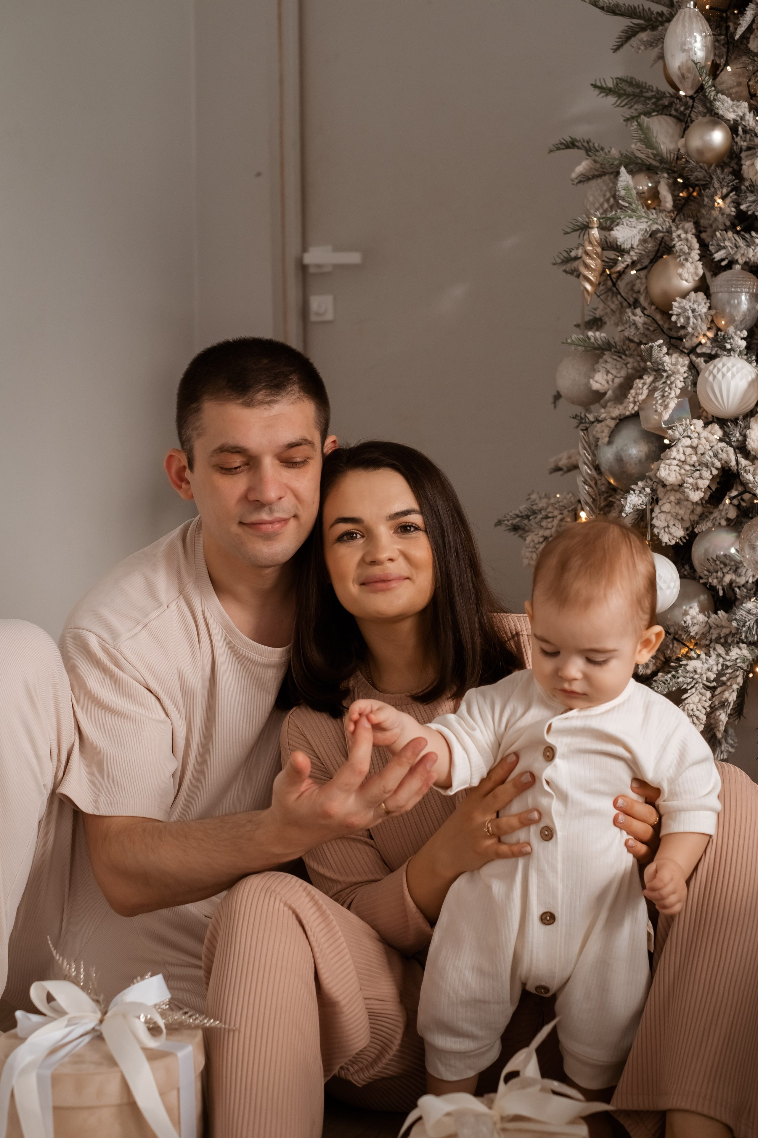 Семейная новогодняя фотосессия. Семейный и детский фотограф в Мелитополе /Наталья Зацеркляная