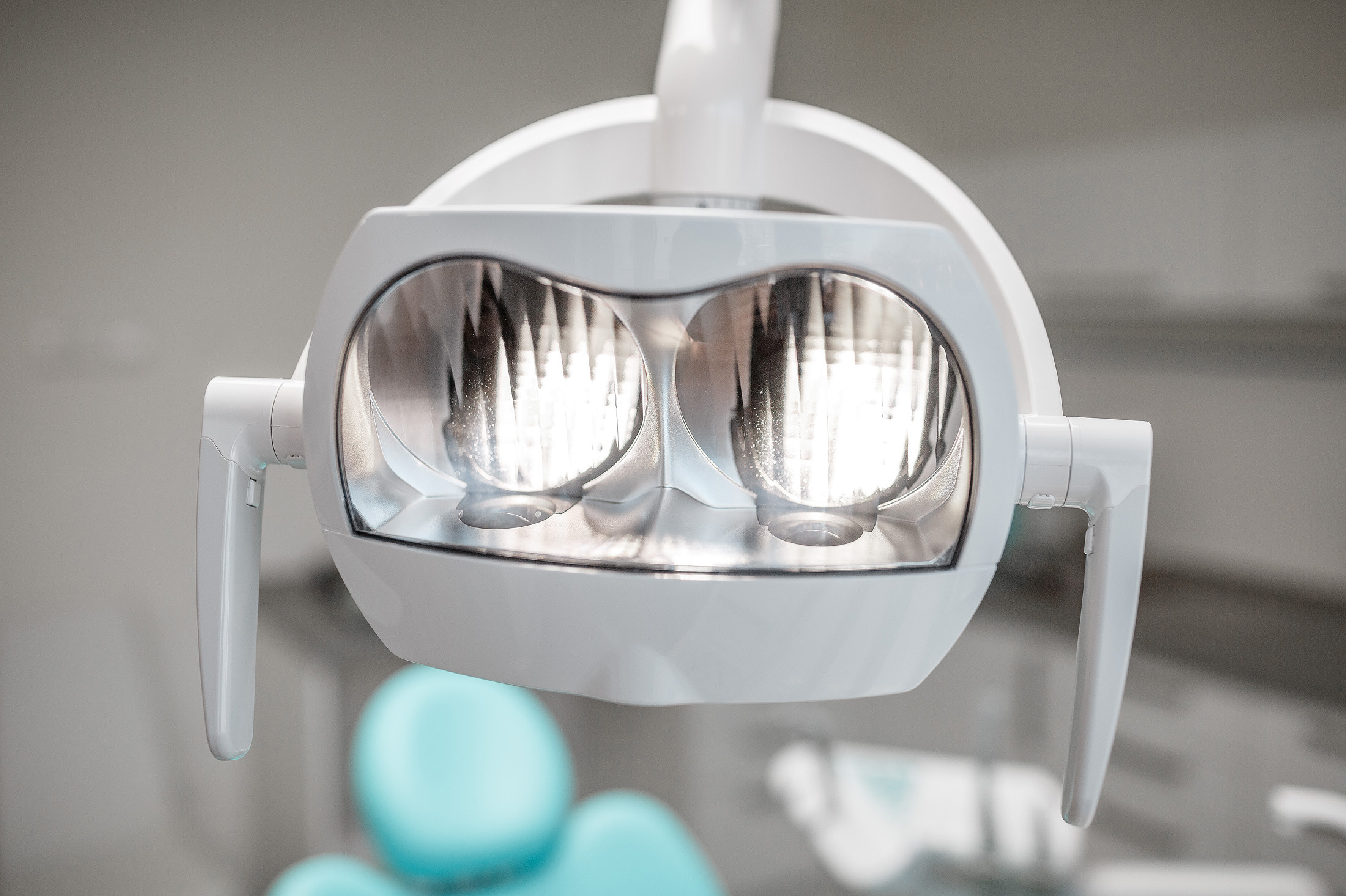 Съёмка оборудования стоматологической клиники OptimaStom. Прага, Чехия