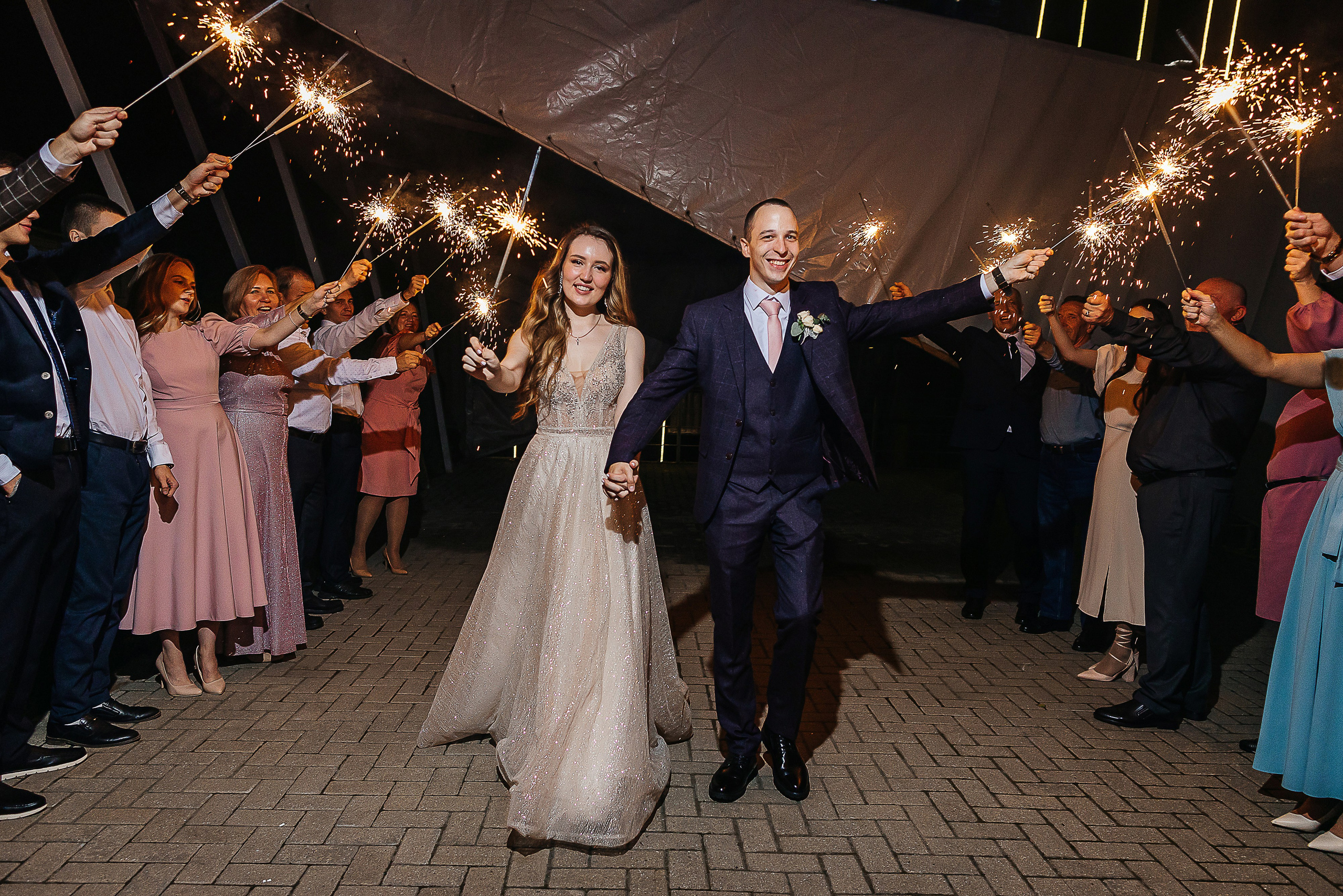 Роскошная выездная церемония в отеле. Олег Сверчков | Свадебный фотограф Вологда