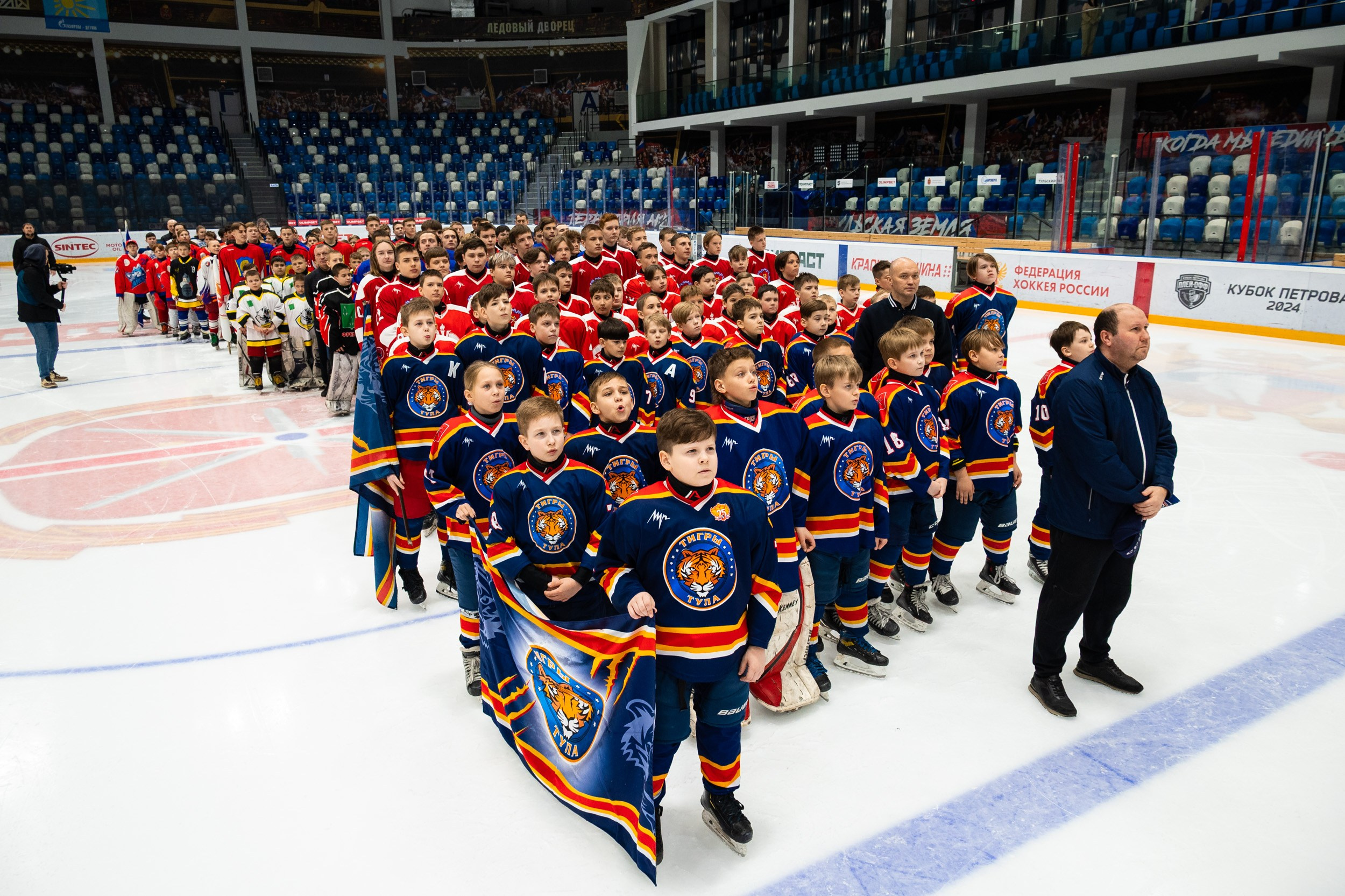 Турнир «Золотая шайба» — награждение и гала-матч. Фотограф и видеооператор в Туле | Даниил Рыбак