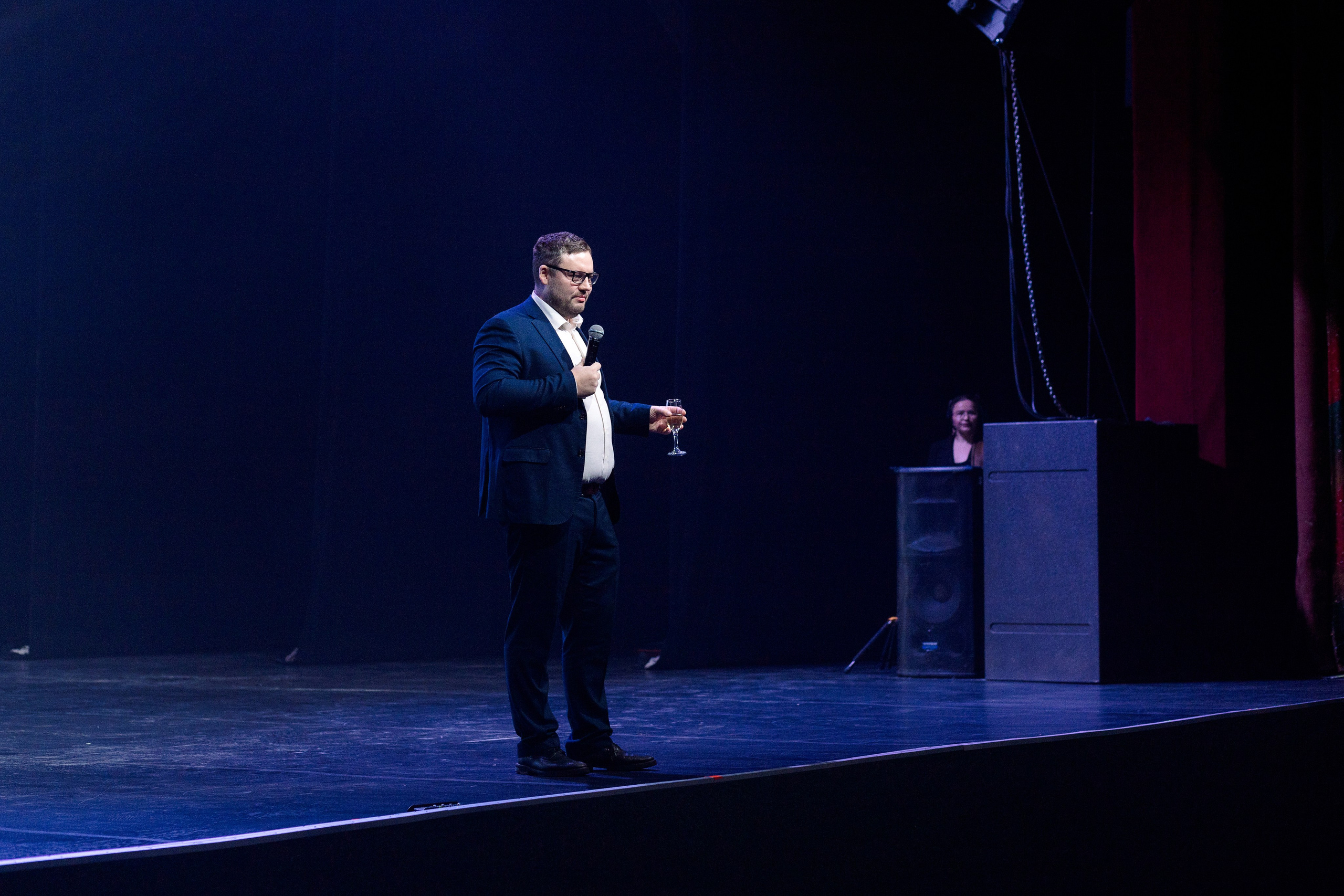 РЕПОРТАЖ: НОВЫЙ ГОД В ДК МЕТАЛЛУРГ. Профессиональный фотограф в Ижевске Леша Петров