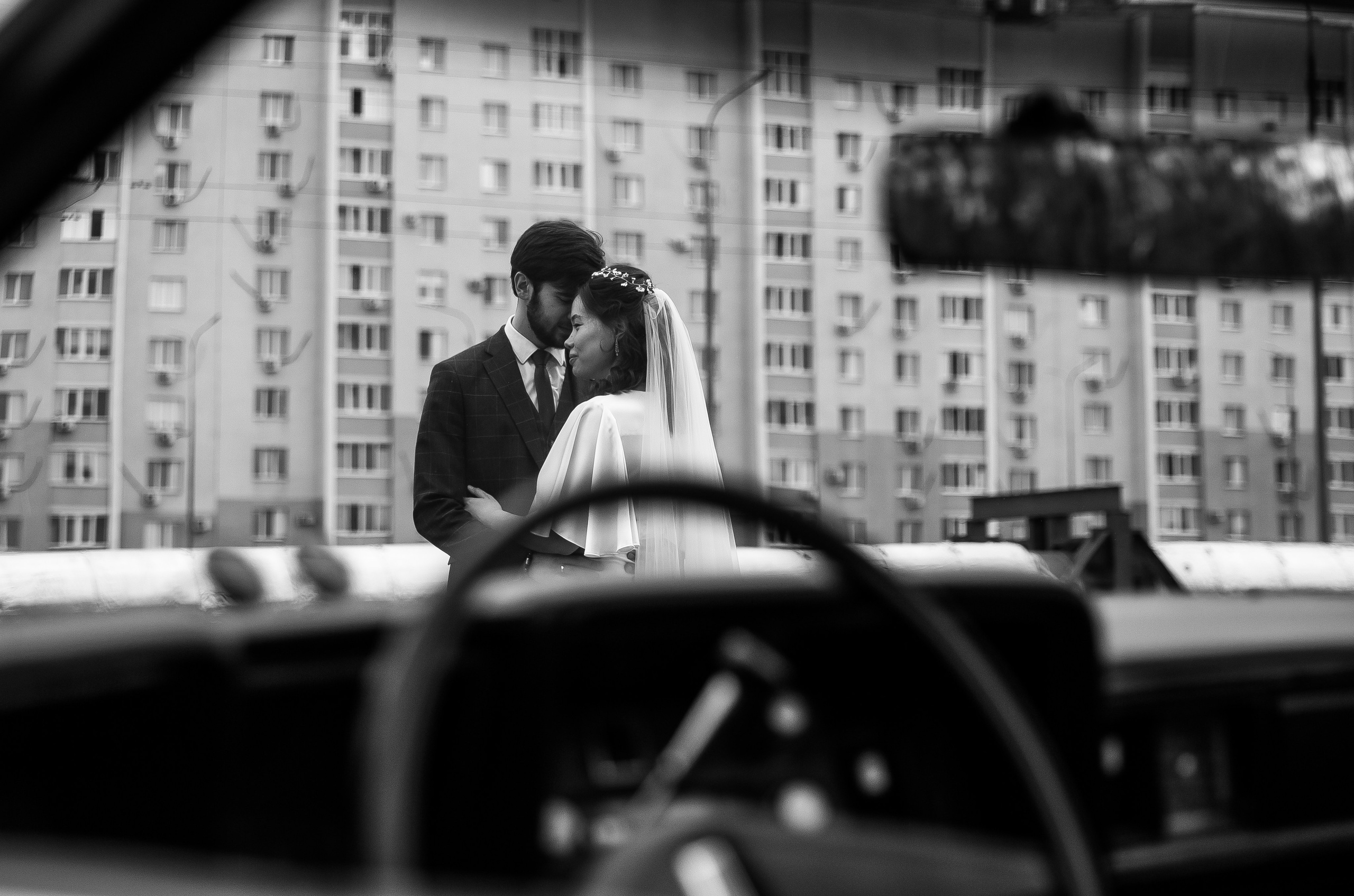 Кинематографичная фотосессия с кабриолетом — Влад и Эля. Свадебный фотограф в Оренбурге Илья Володьков