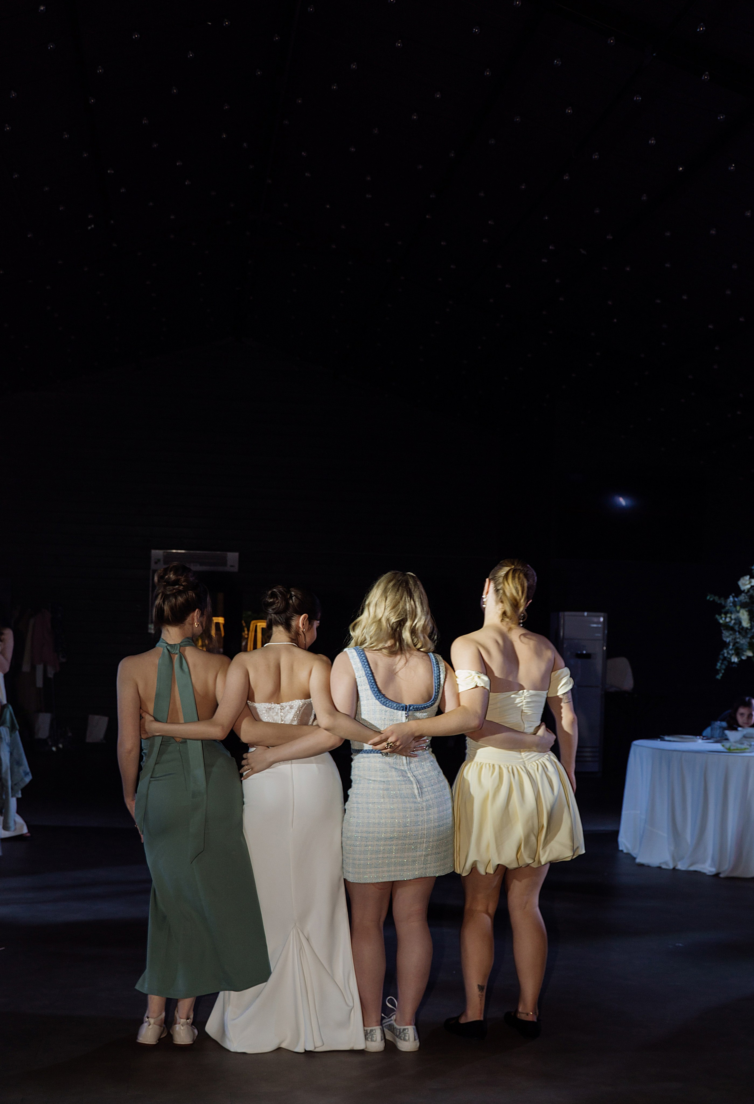 Иван и Изабелла «Веранда Отрадное». Свадебный фотограф