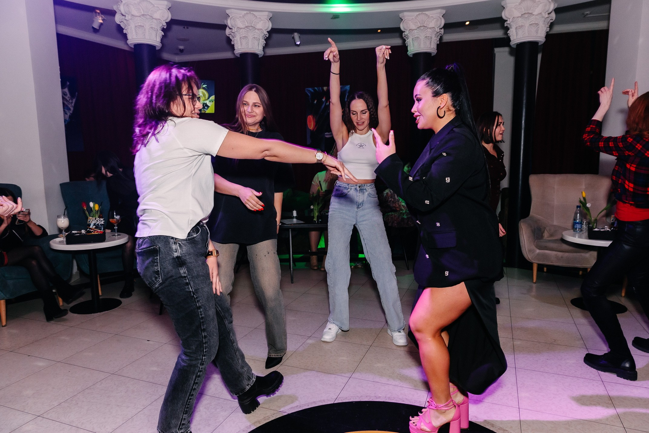 8 марта в лаунж-баре Major 2024. Свадебный, семейный и детский фотограф в Калининграде Елена Кравцова