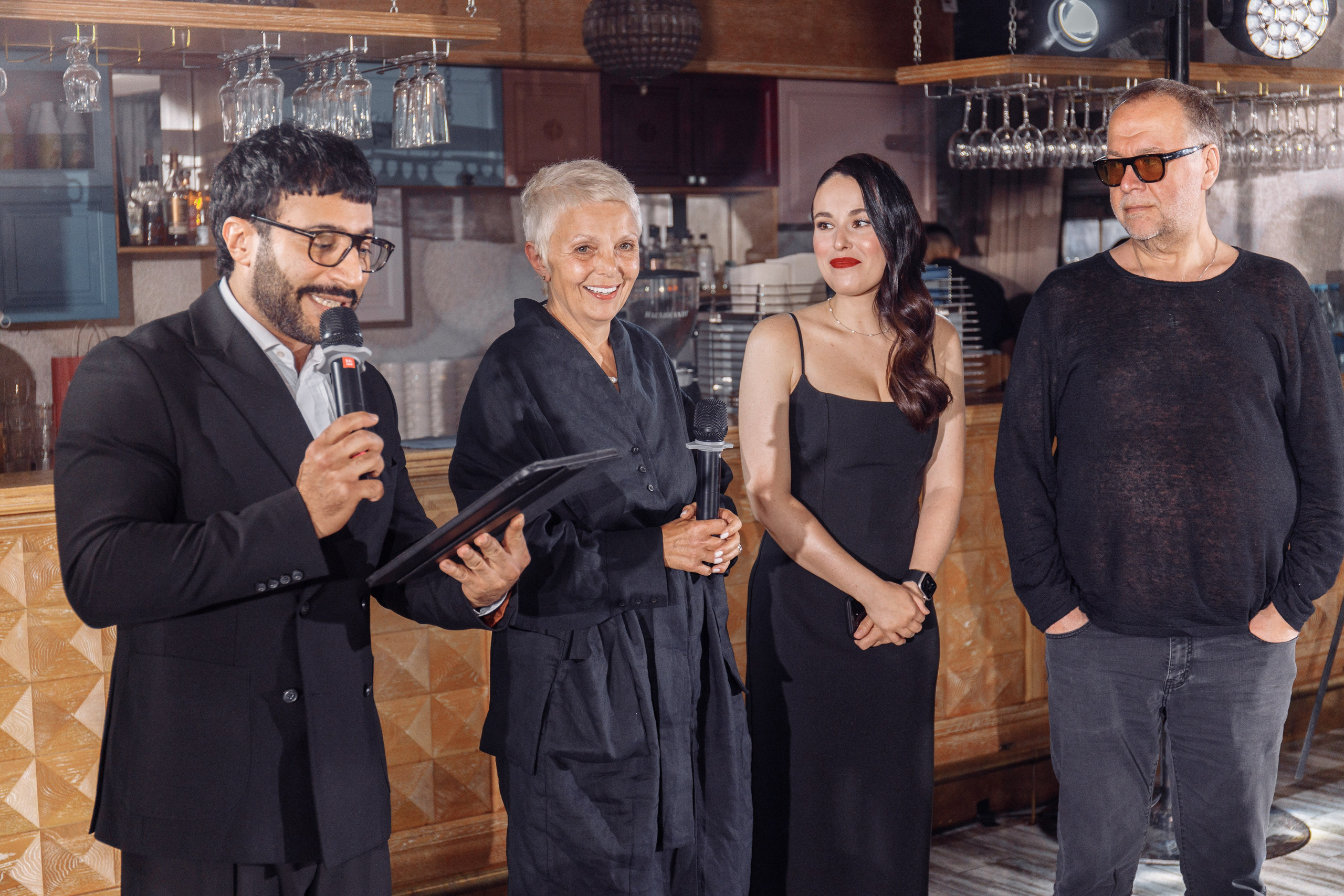 Свадебная фотосессия красивый банкет. Свадебный фотограф в Екатеринбурге Илья Корсаков