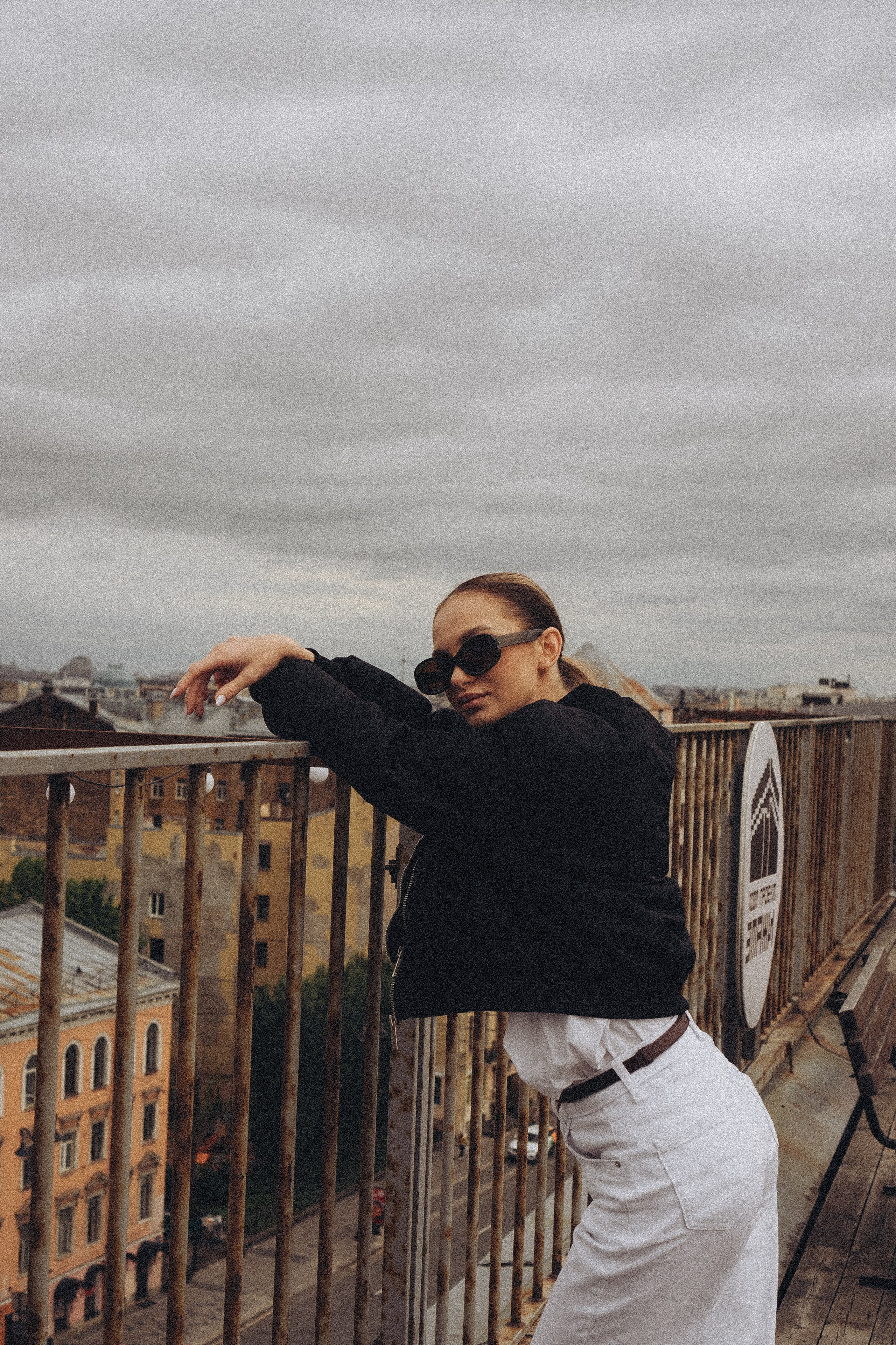 МЫ ГУЛЯЛИ ПРО КРЫШАМ ПИТЕРА. Профессиональный фотограф, Санкт-Петербург — Виктория Богомолова