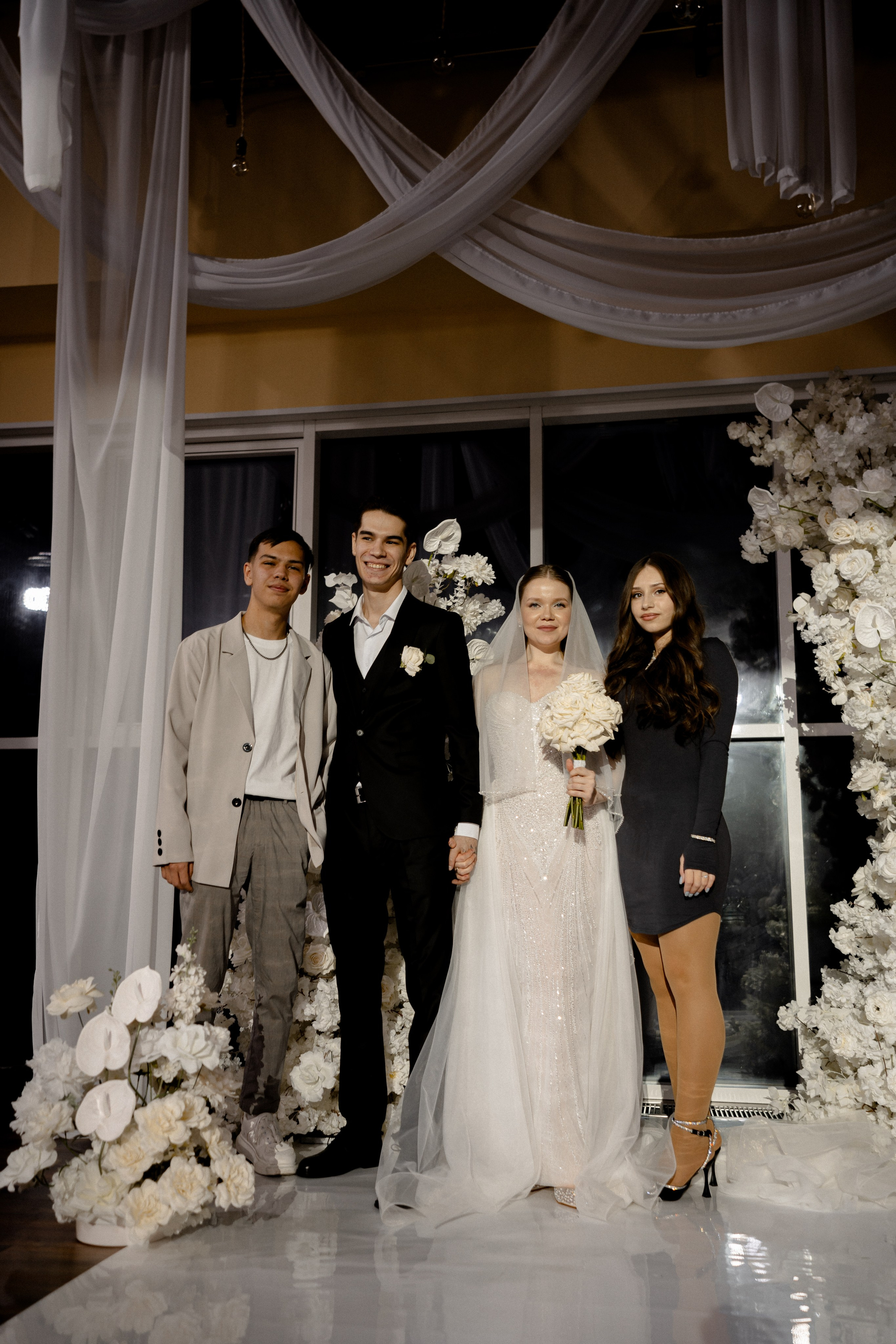 СВАДЕБНАЯ СЬЕМКА СБОРОВ В ОТЕЛЕ И ВЫЕЗД НА ЦЕРЕМОНИЮ (СНЯТО В СИБИРЕ В НИЖНЕВАРТОВСКЕ). Профессиональный фотограф, Санкт-Петербург — Виктория Богомолова