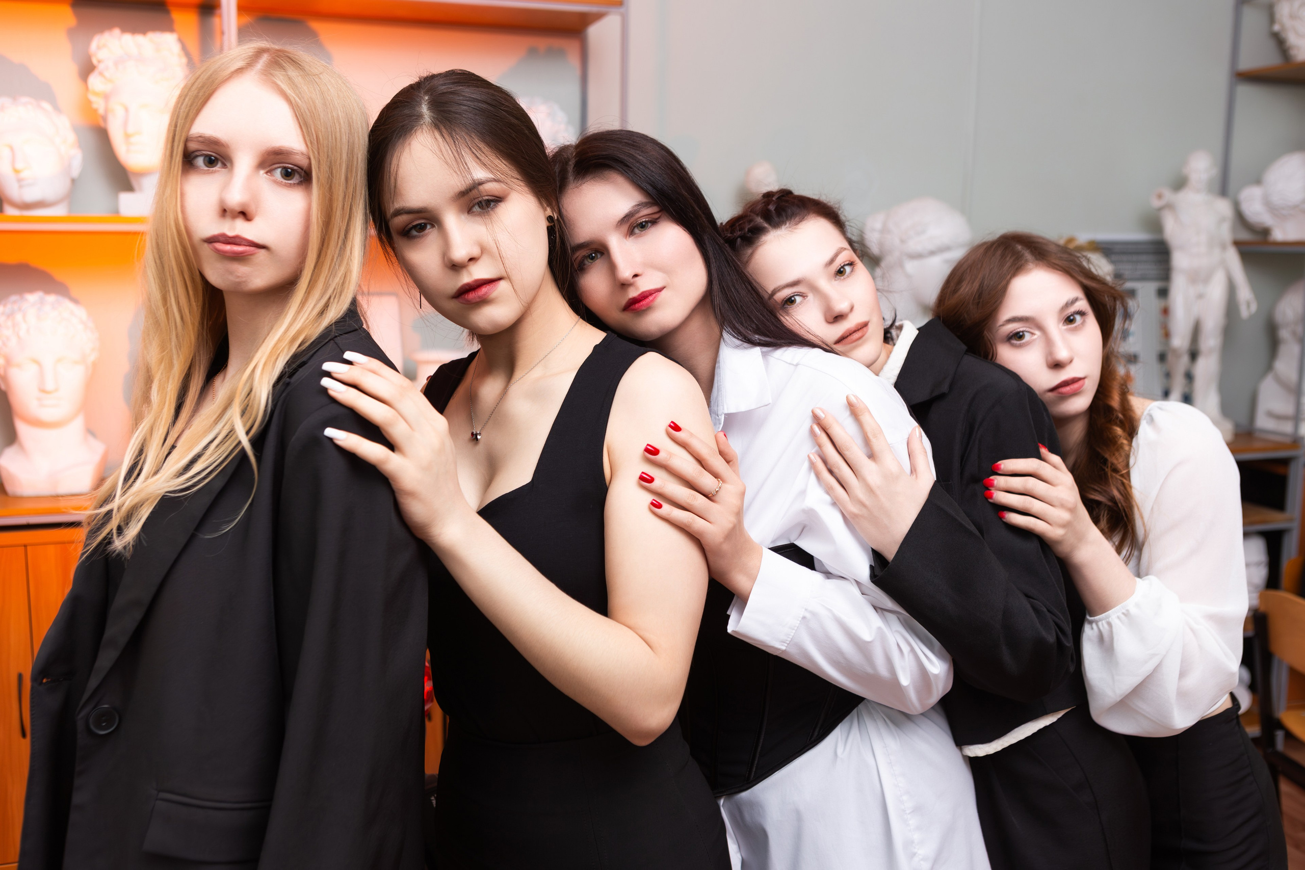 ФОТОСЕССИЯ В АУДИТОРИИ ДЛЯ БУДУЩИХ УЧИТЕЛЕЙ — выпускников Чернского профессионально-педагогического колледжа. ТВОЙ АЛЬБОМ / ТВОИ ПРАВИЛА