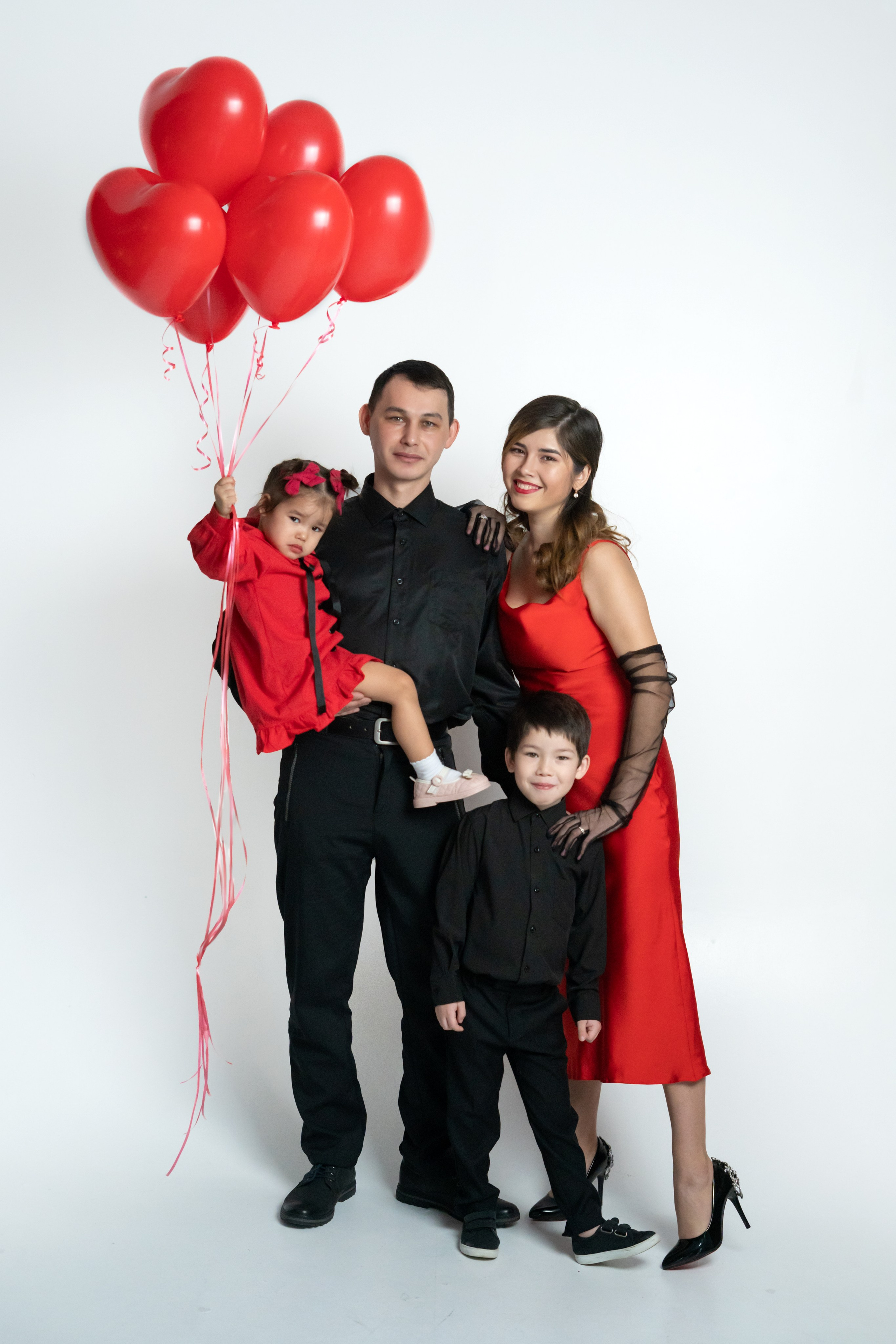 14 февраля в студии с шарами. Мила Посвит Фотограф новорожденных в Тобольске