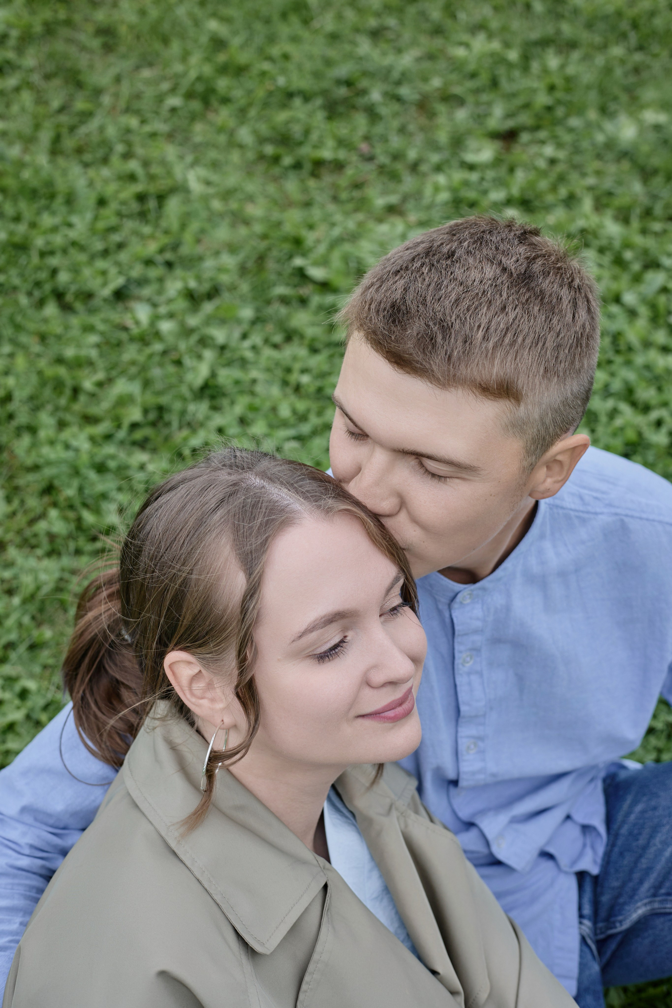 нежный поцелуй. Фотограф Имангалиев Болат