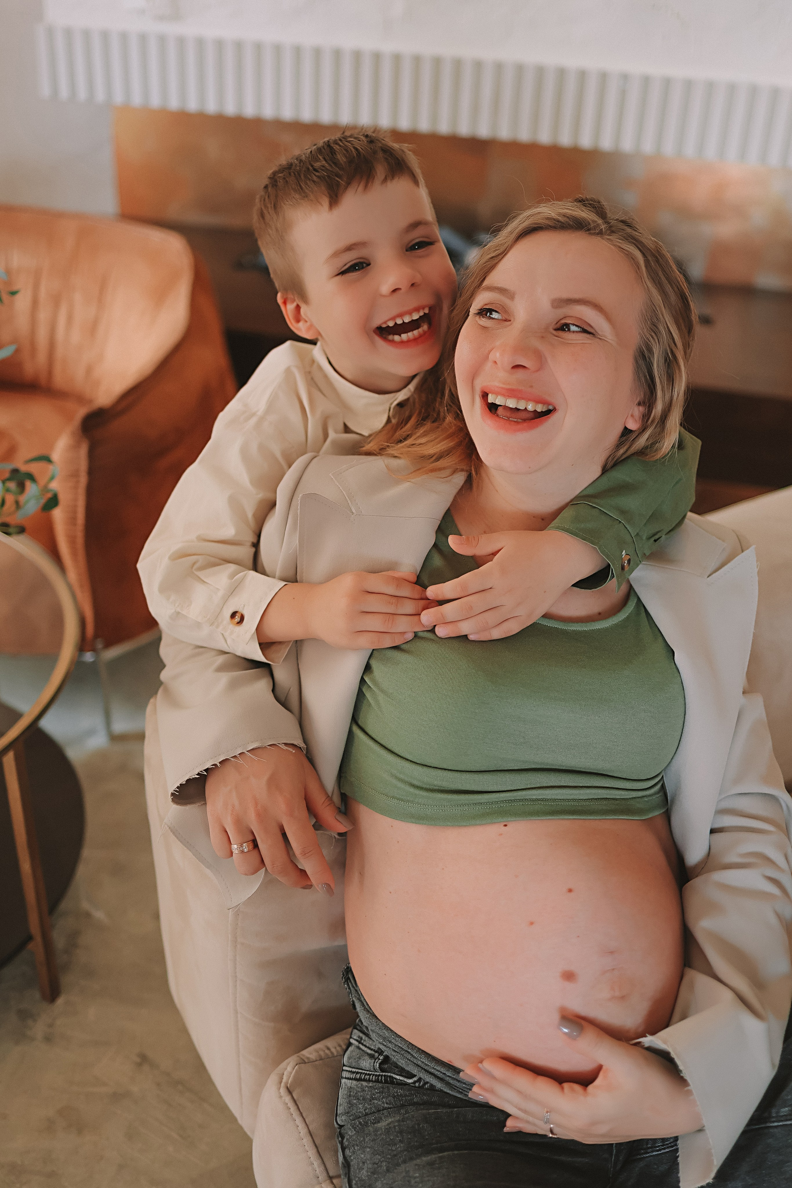 Фататум циклорама и зал. Семейный фотограф Тюмень, фотограф на роды Салмина Мария