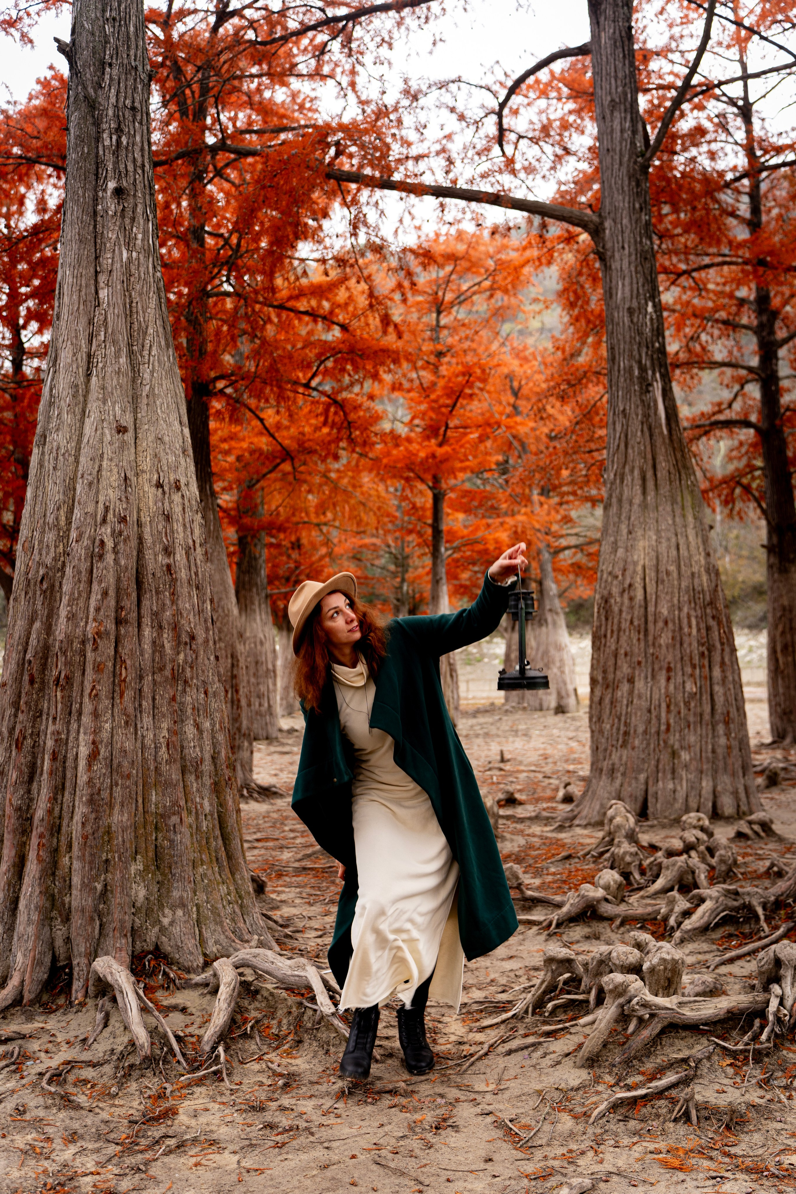 Осенняя фотосессия в Анапе — яркие кипарисы. Семейный и детский фотограф Екатерина Черняева. Снимаю портреты, love story, фотопрогулки, работаю на улице, в кафе, студии, дома у клиента