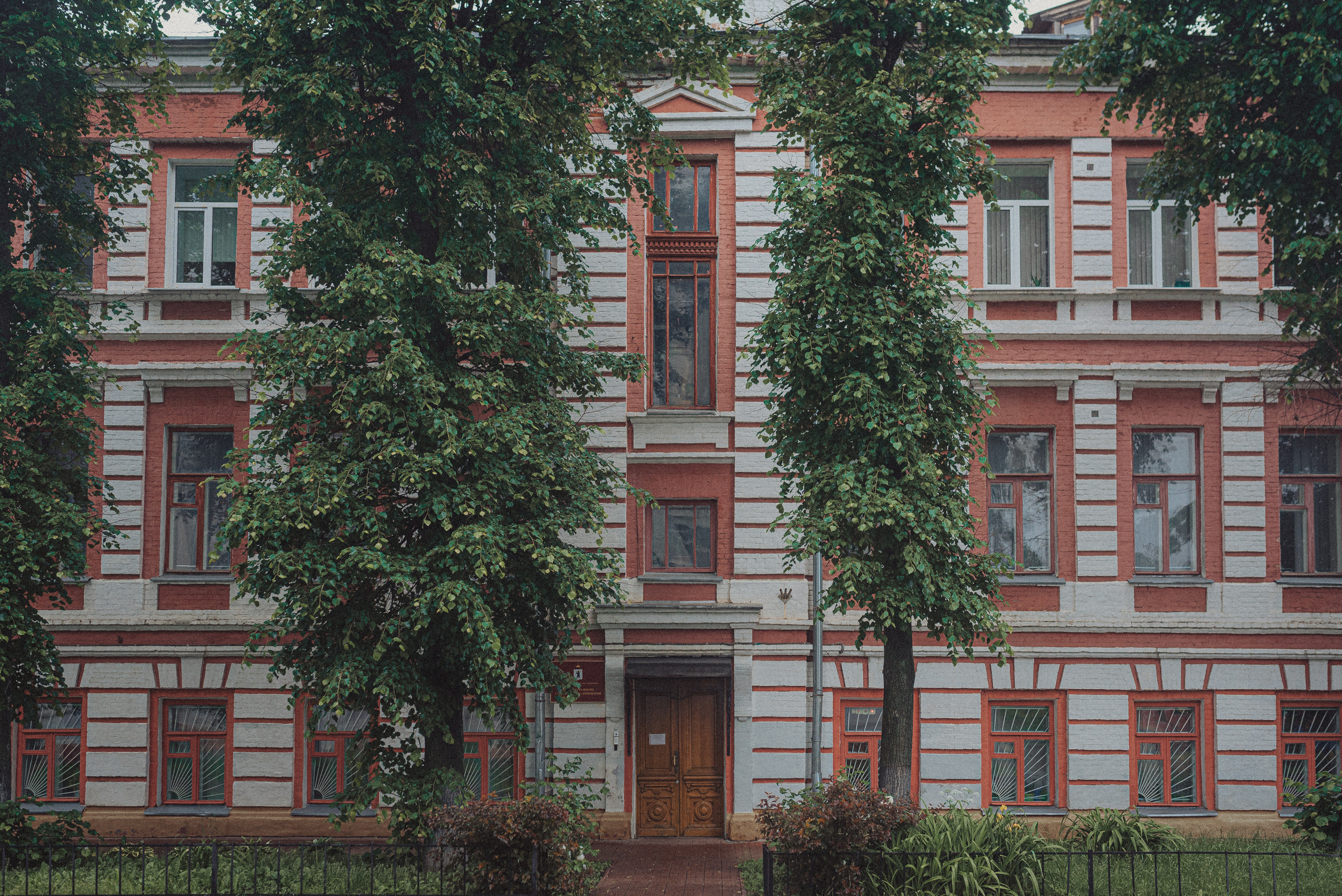 Проект #улицыгорода. Ярославль, ул. Максимова. Документальный фотограф Илья Тихановский