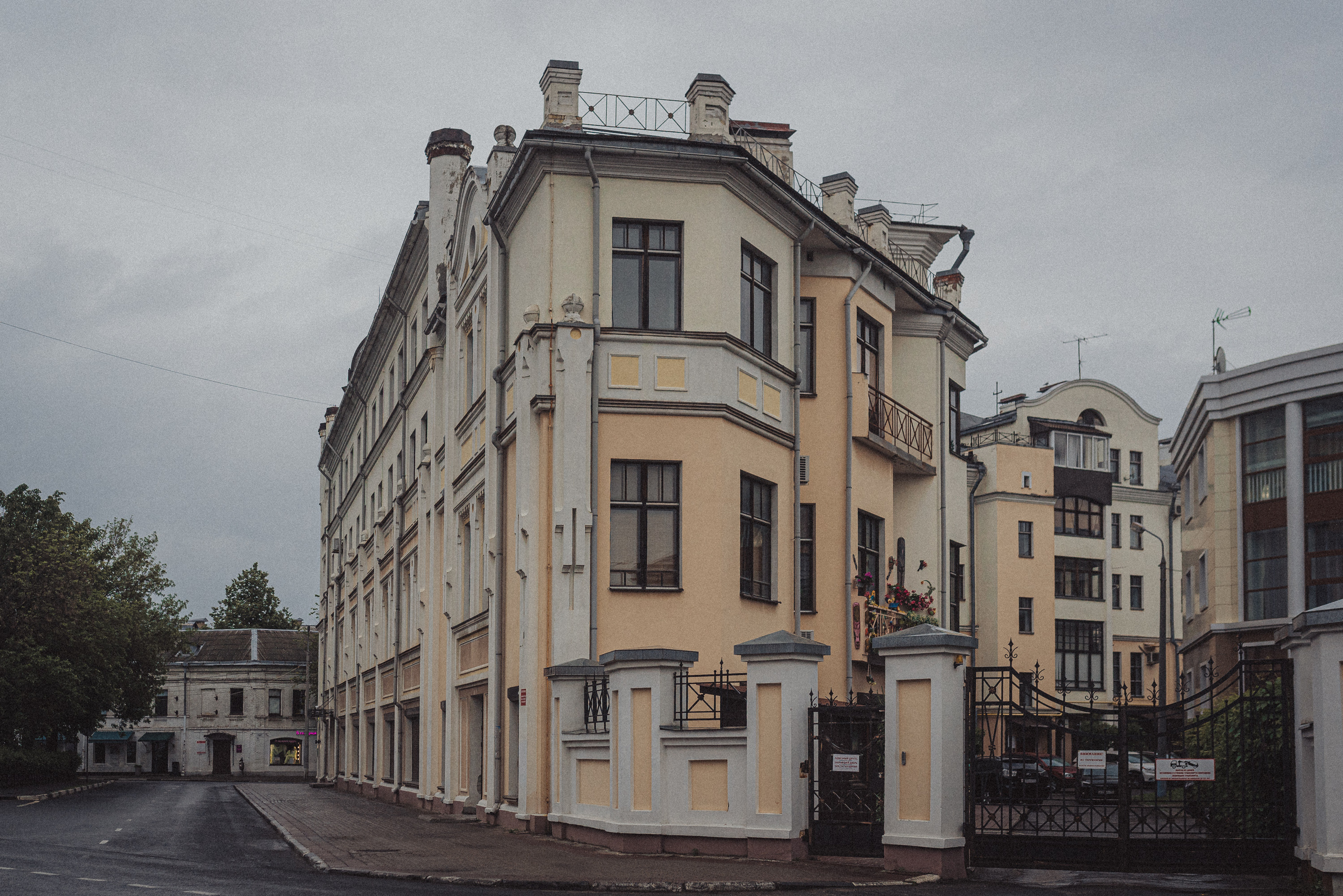 Проект #улицыгорода. Ярославль, ул. Трефолева. Документальный фотограф Илья Тихановский