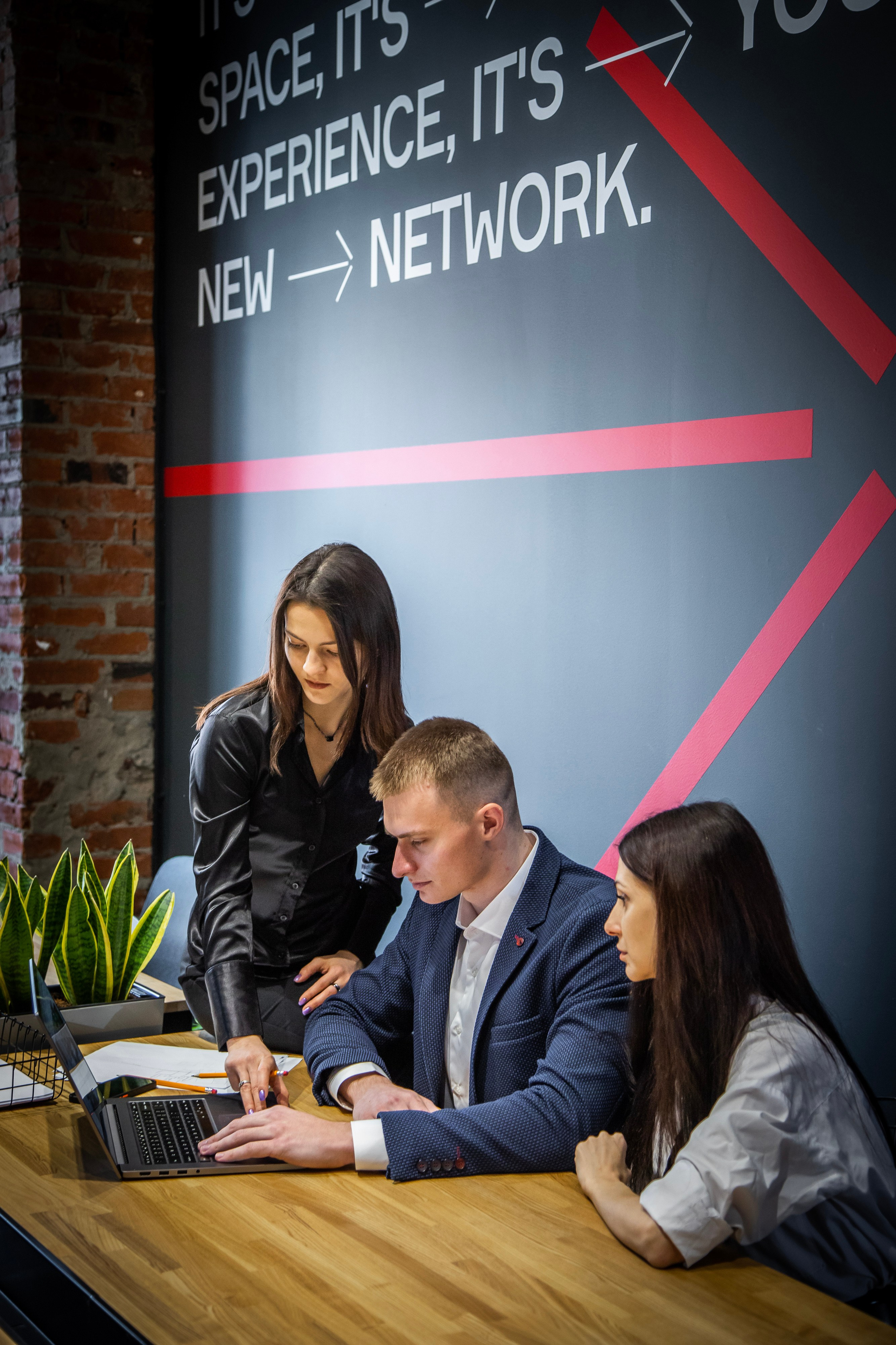 Фотосессия для бизнеса, контент для соцсетей, фото сотрудников. Свадебная, репортажная и бизнес съёмка в Ростове-на-Дону