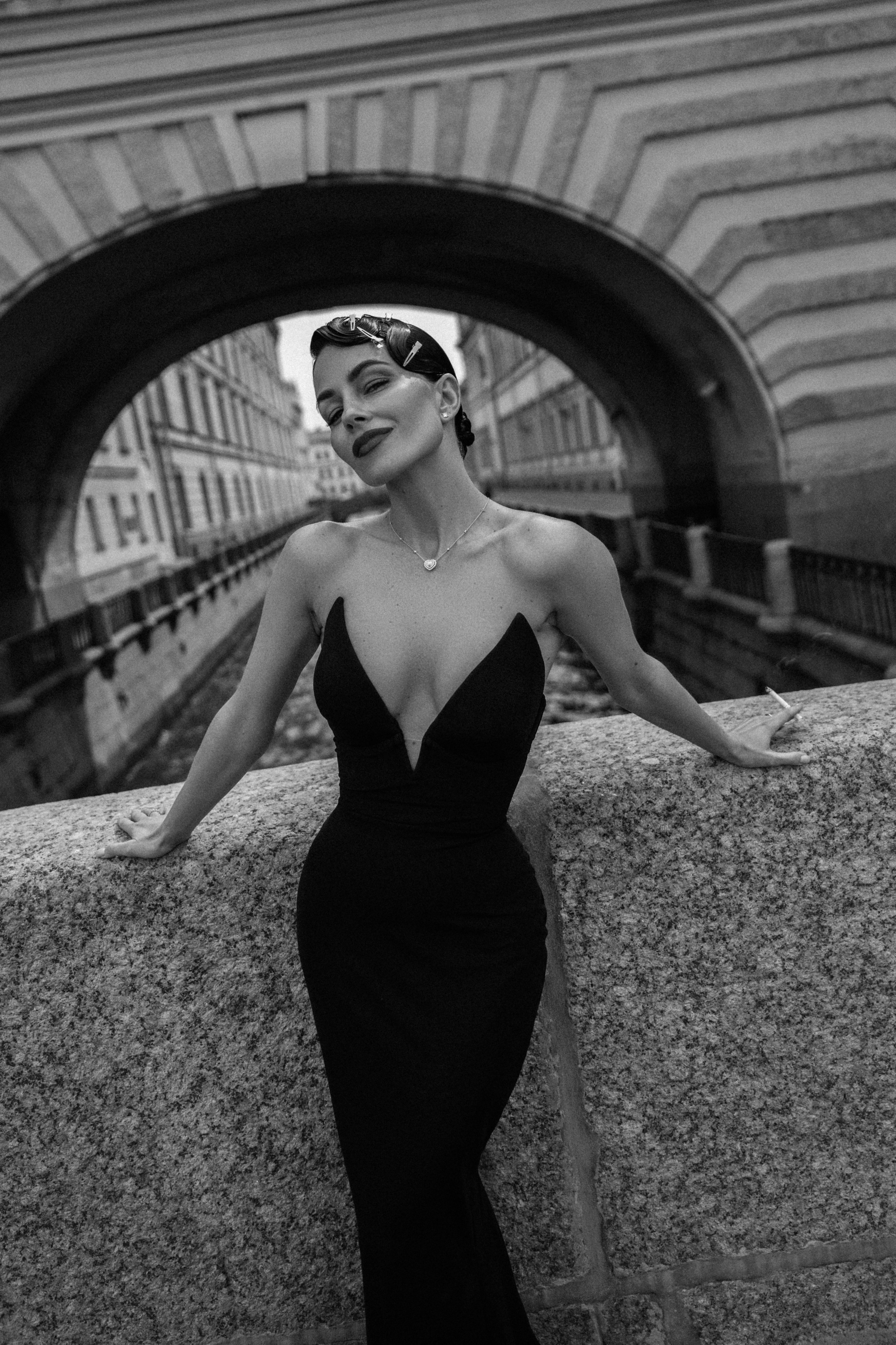 Alexandra | Winter Canal. NatalieDmi — фотосессия беременности, семейный фотограф, портрет